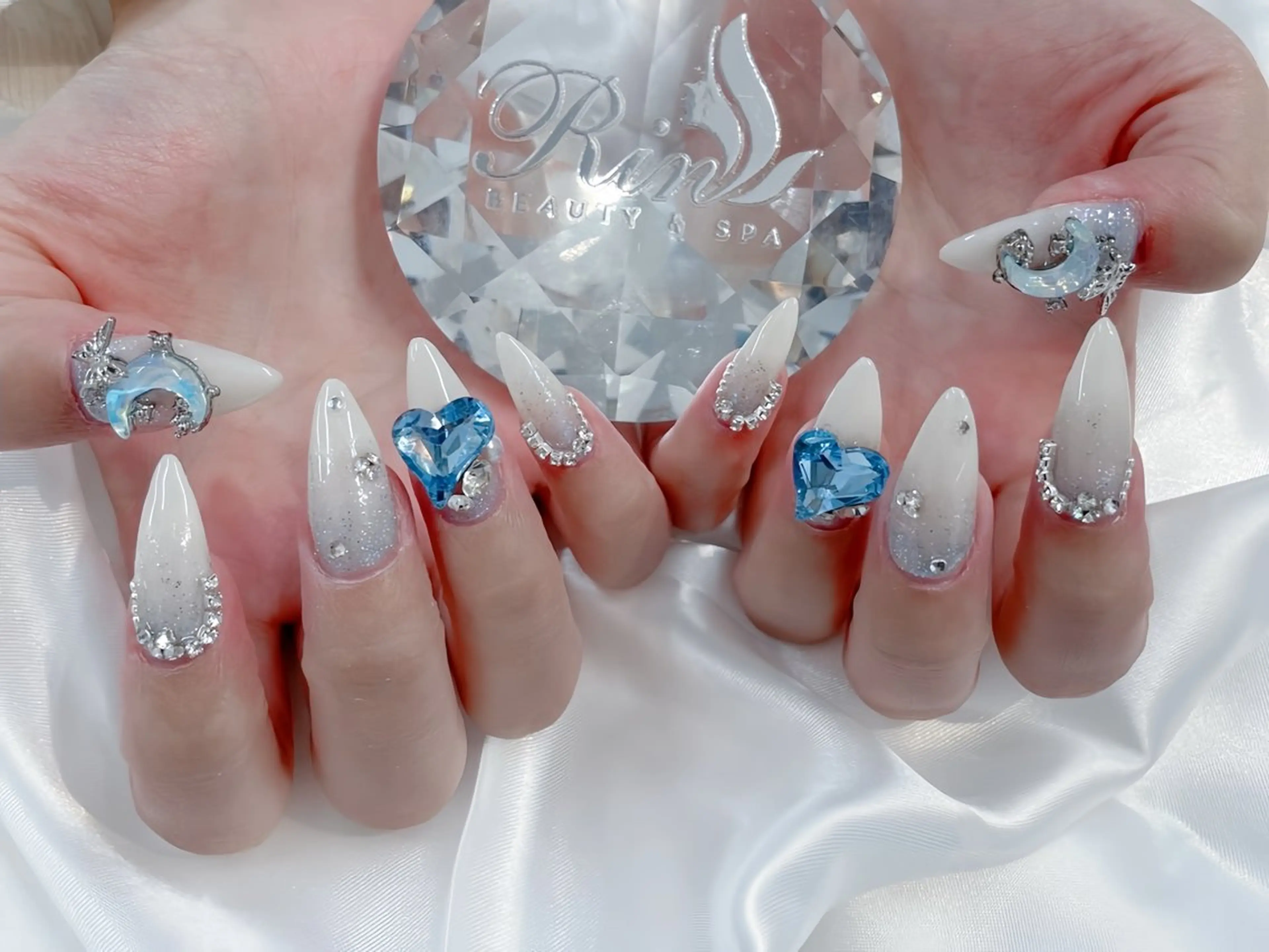 ネイル アートネイル ジェルネイル ロングネイル ニュアンスネイル スカルプネイル ハンドネイル Rin Nail 新大久保店のネイルデザイン