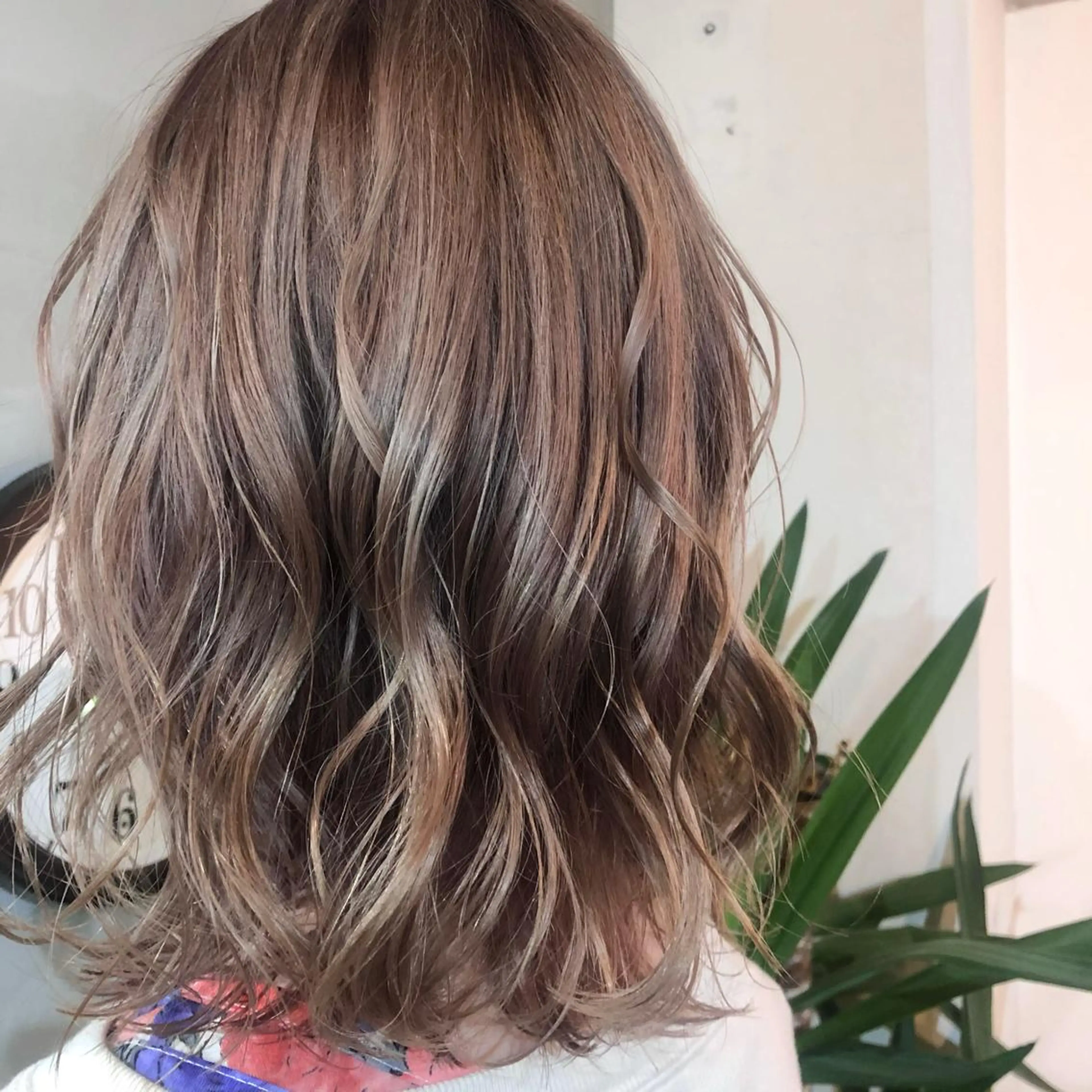 ミディアム カラー ヘアアレンジ 仲間 菜々世のヘアスタイル