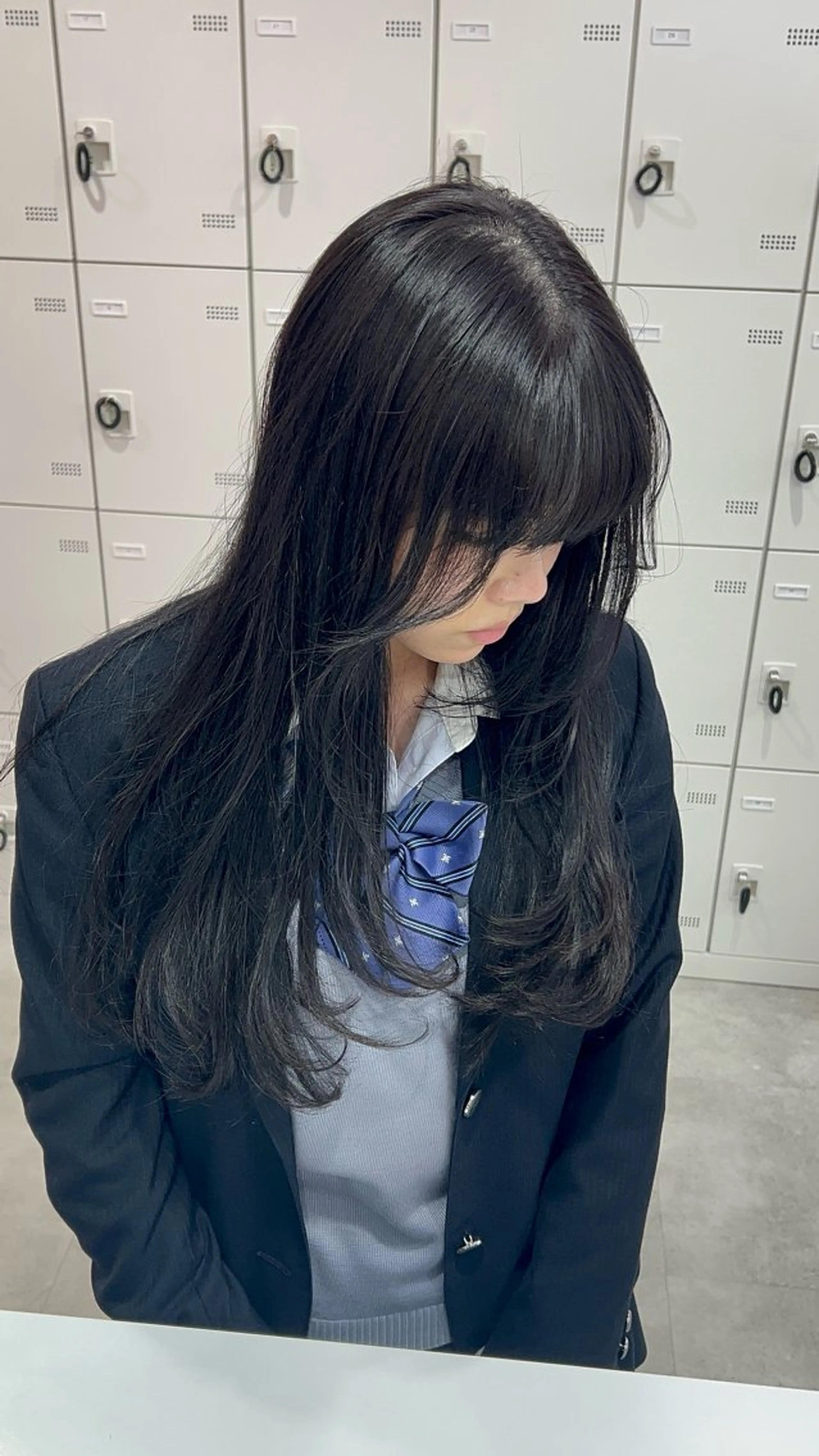 カラー 履歴修正屋さん／ ブロンド／ホワイトのヘアスタイル