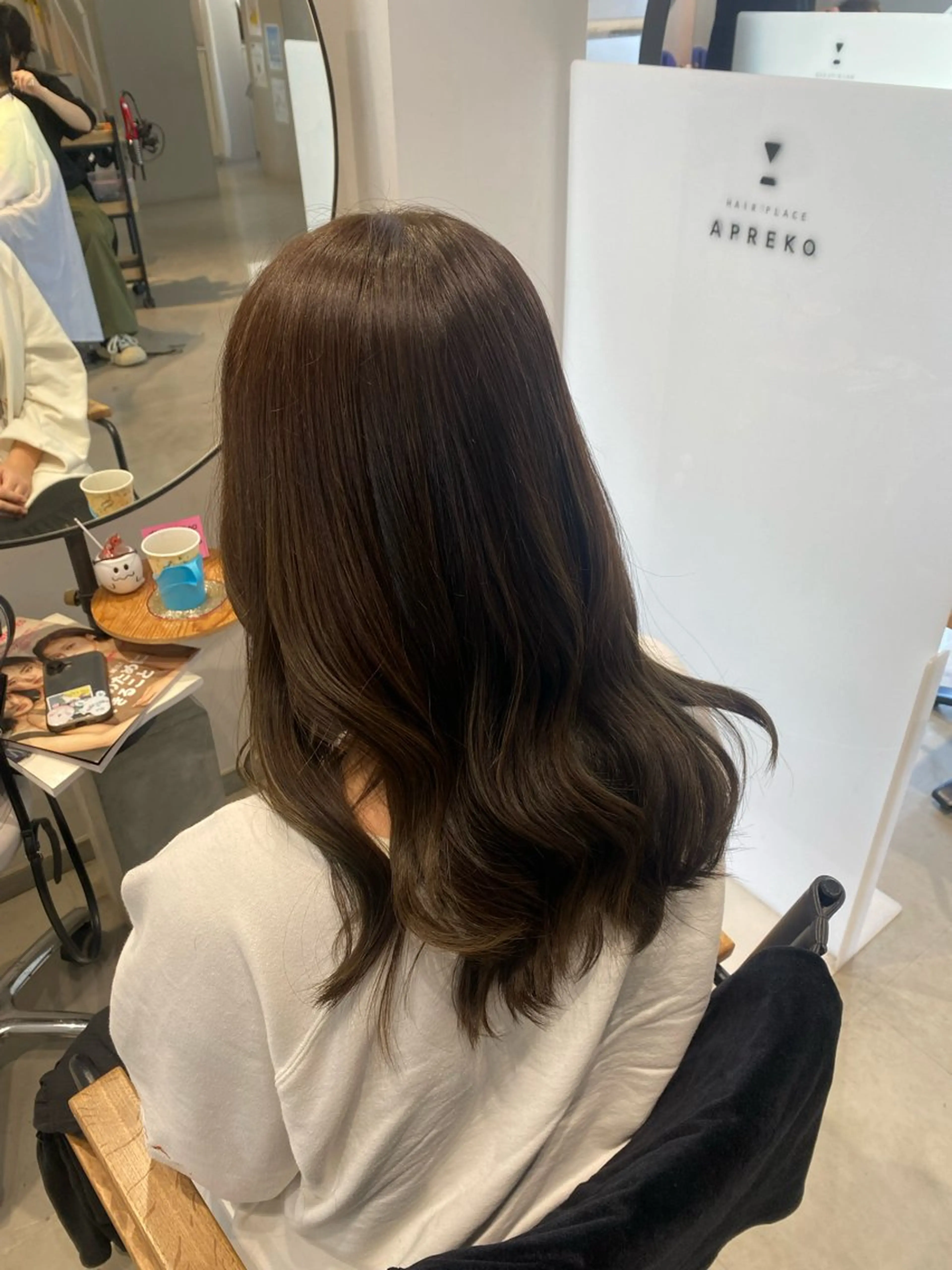 ロング カラー APREKO 葵のヘアスタイル