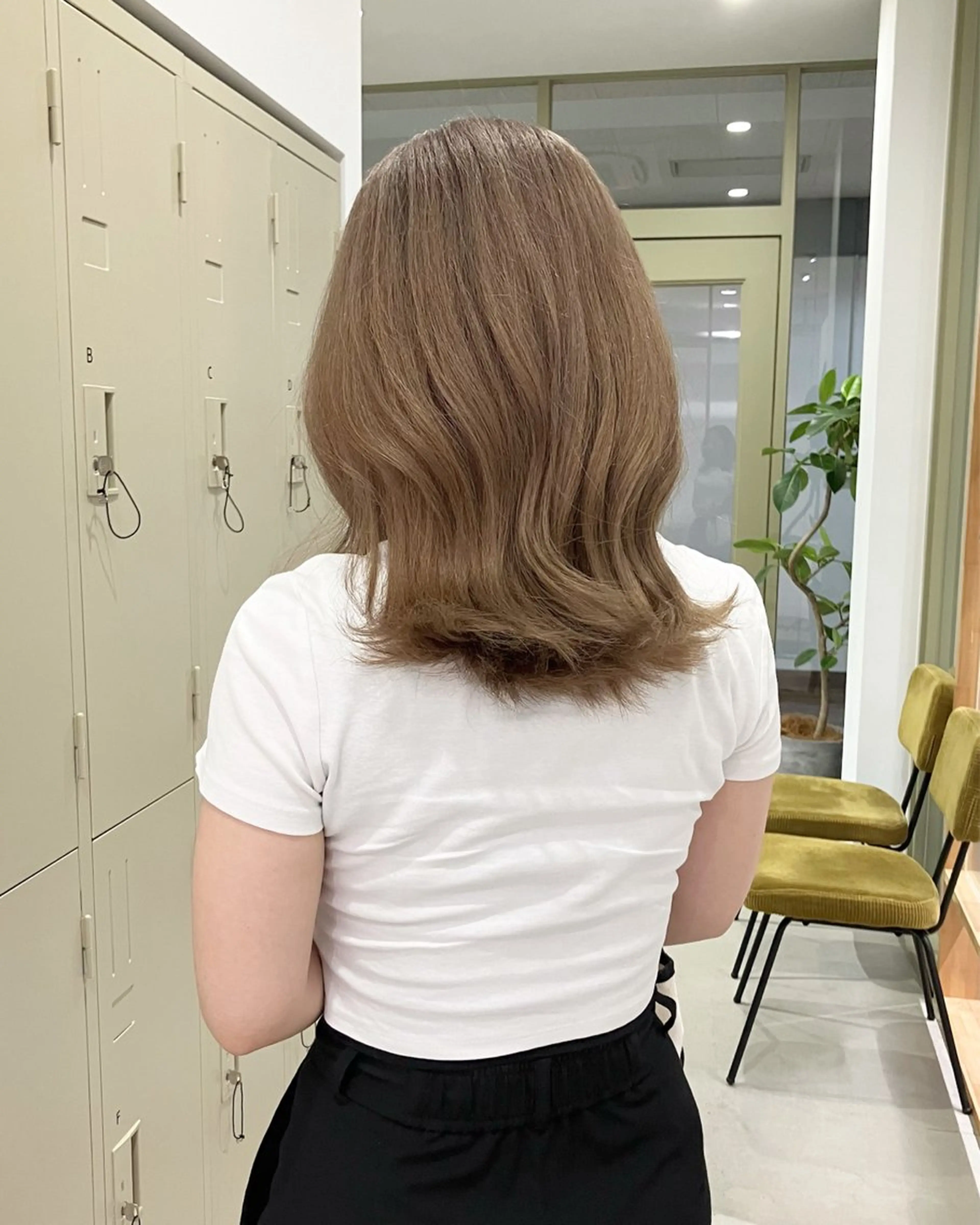 ミディアム 平松 里穗のヘアスタイル