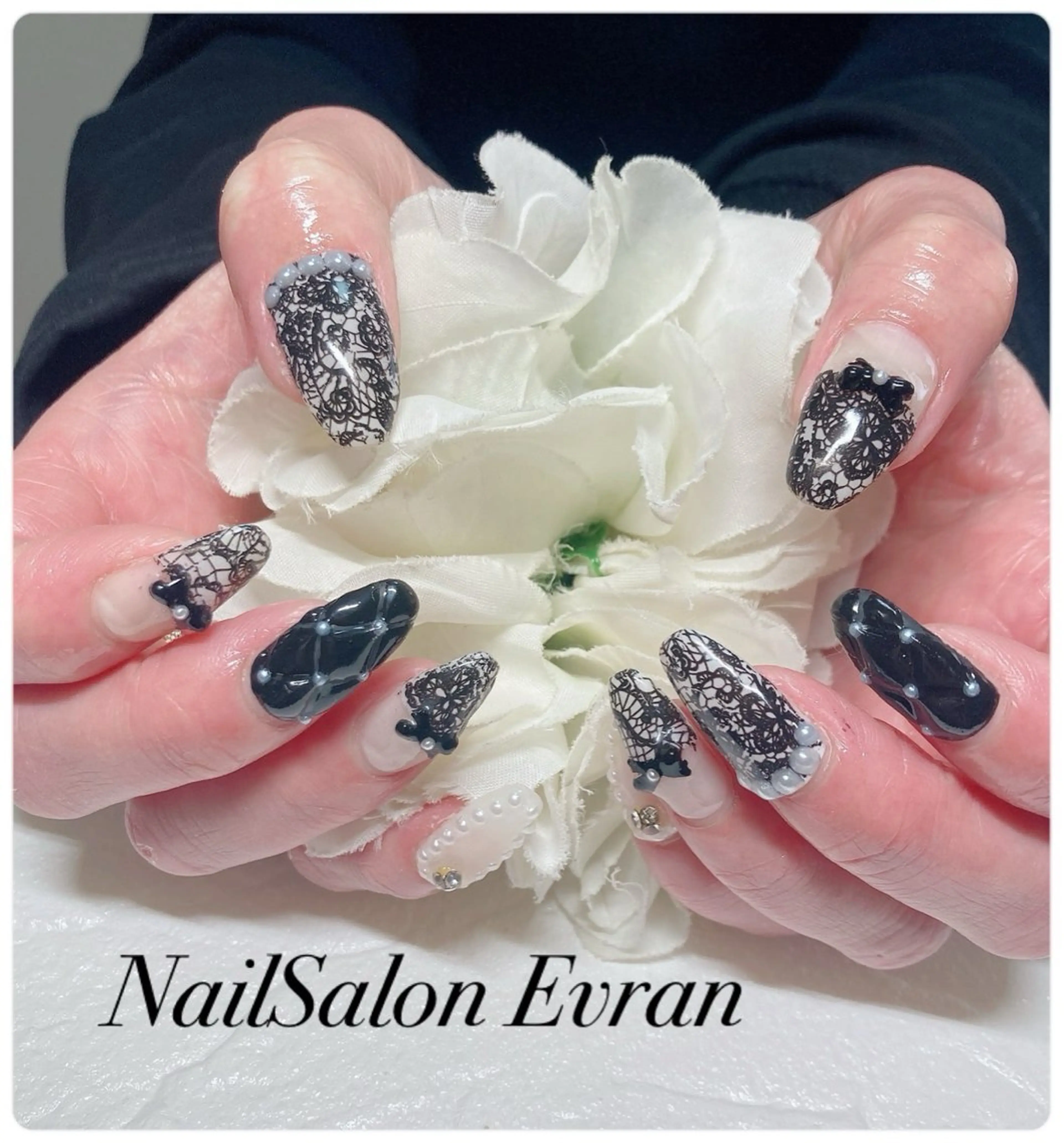 ネイル アートネイル フレンチネイル マグネットネイル 持ち込み ニュアンスネイル ハンドネイル Nail salon Evranのネイルデザイン