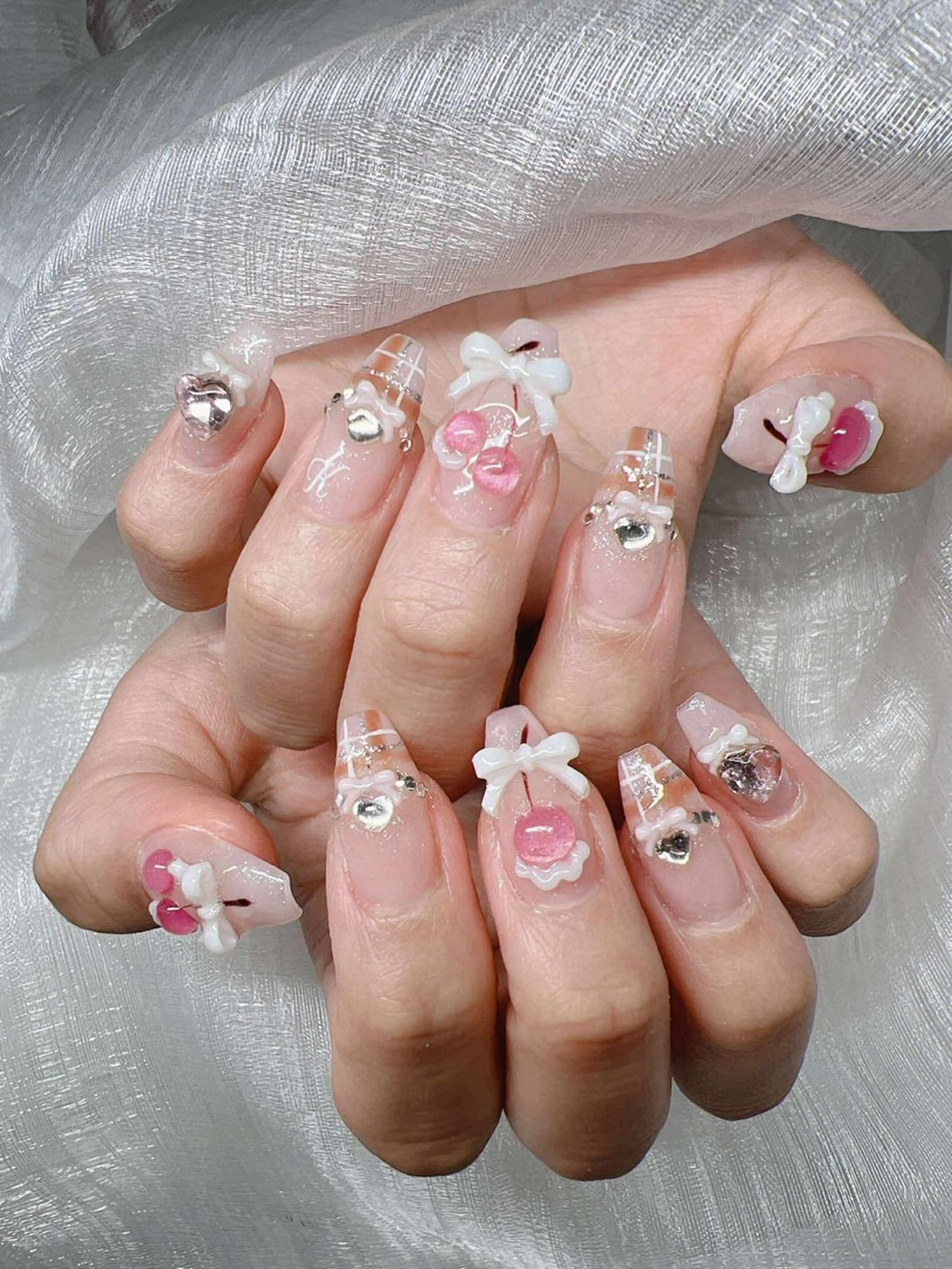 ネイル ハンドネイル Lee Nailsのネイルデザイン