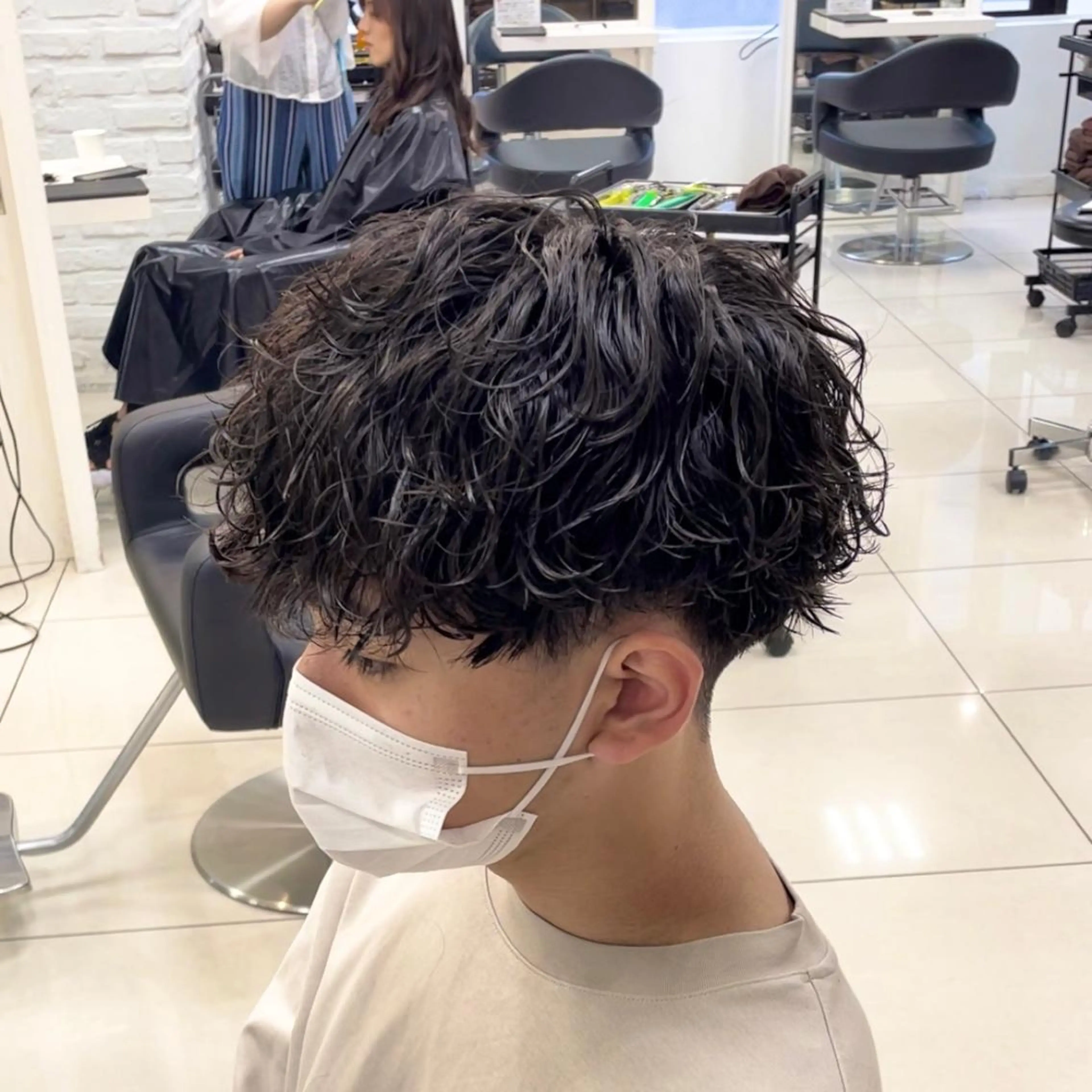 ショート パーマ メンズ マッシュ メンズパーマ 波巻きパーマ カット パーマ トリートメント フェザーパーマ職人 🪶ryosukeのヘアスタイル