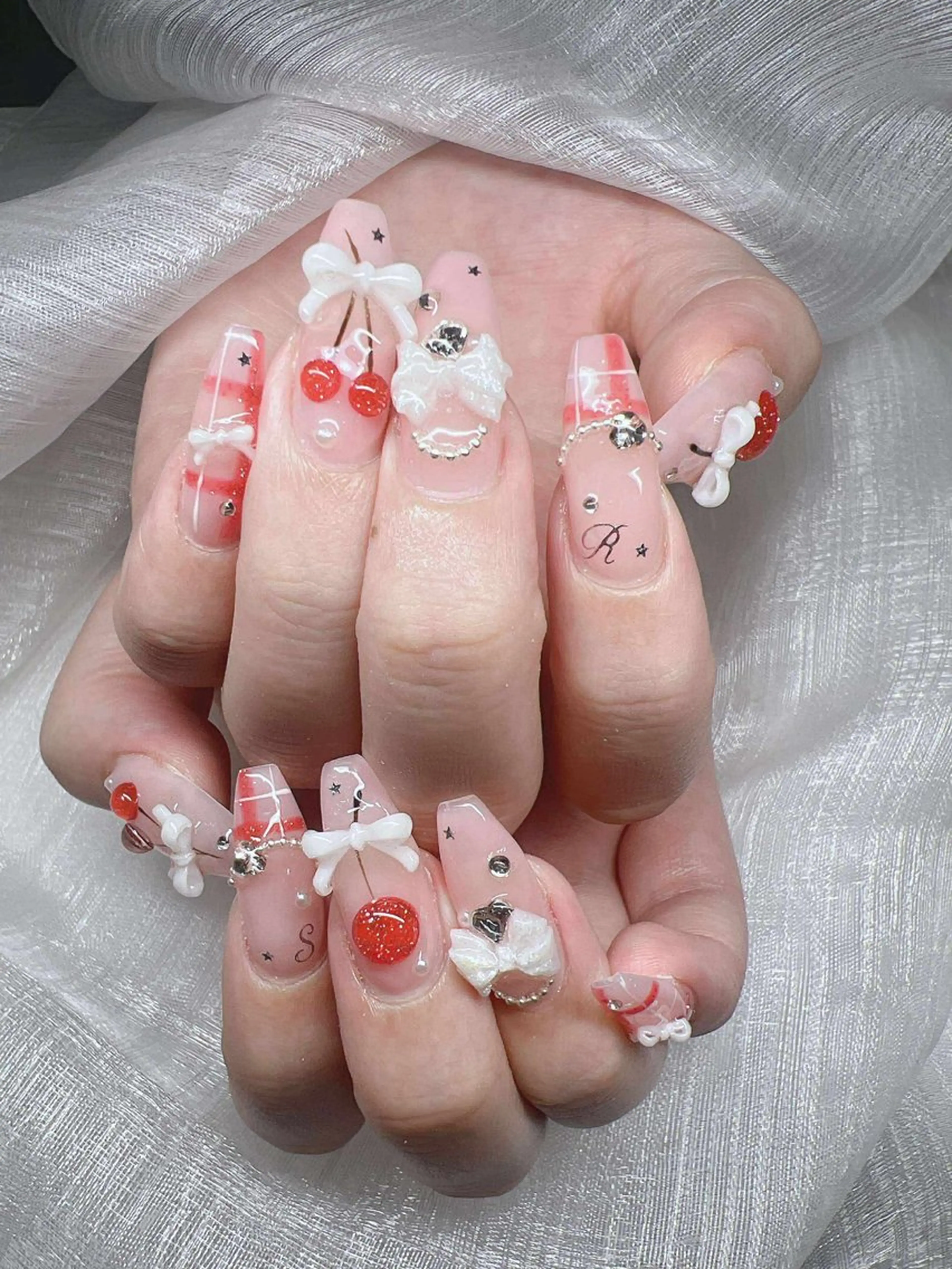 ネイル 長さ出し グラデーション 卒業式 キラキラネイル マグネットネイル ハンドネイル Lee Nailsのネイルデザイン