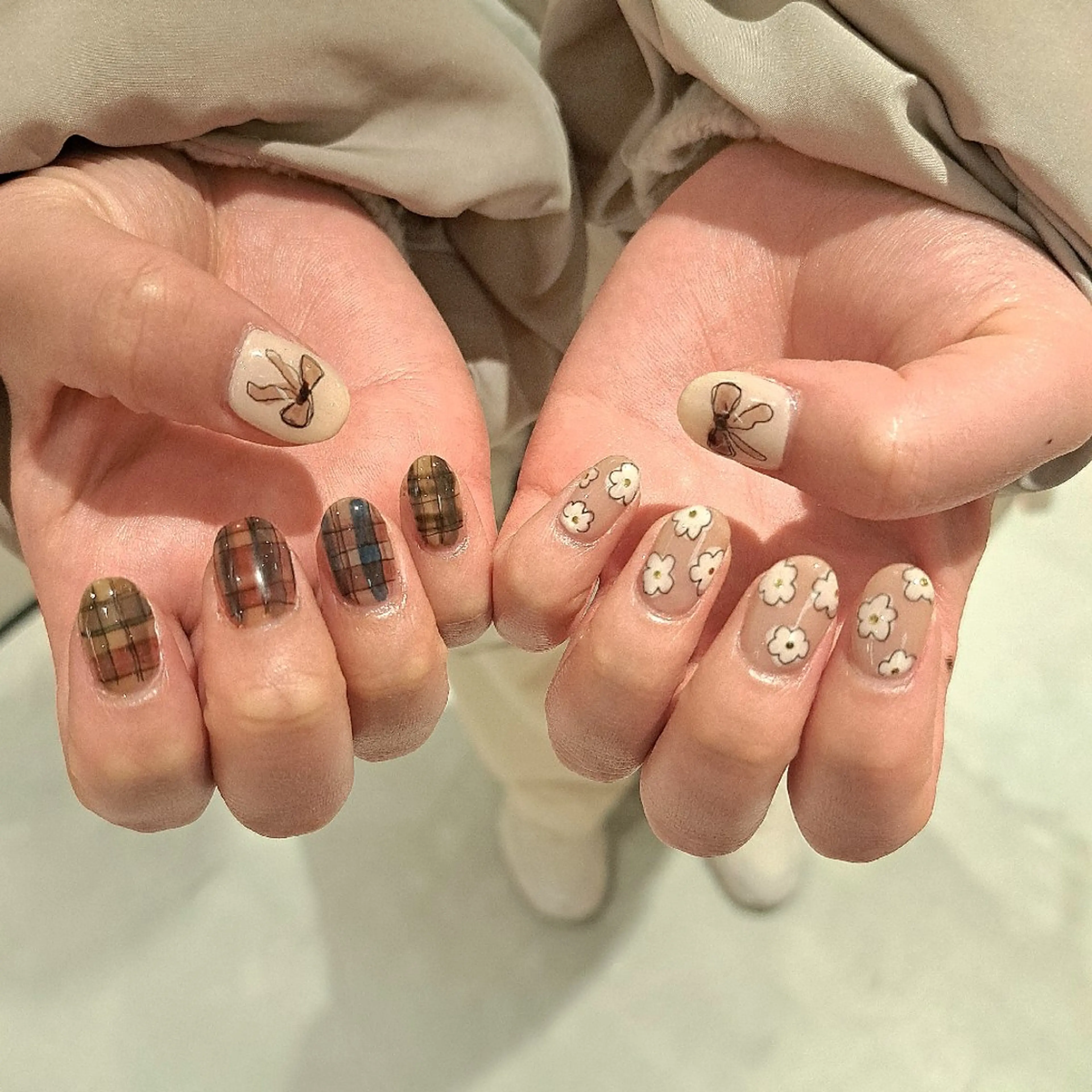 ネイル アートネイル ガーリー 持ち込み リボン Nail mood デザイン持ち込みokのネイルデザイン