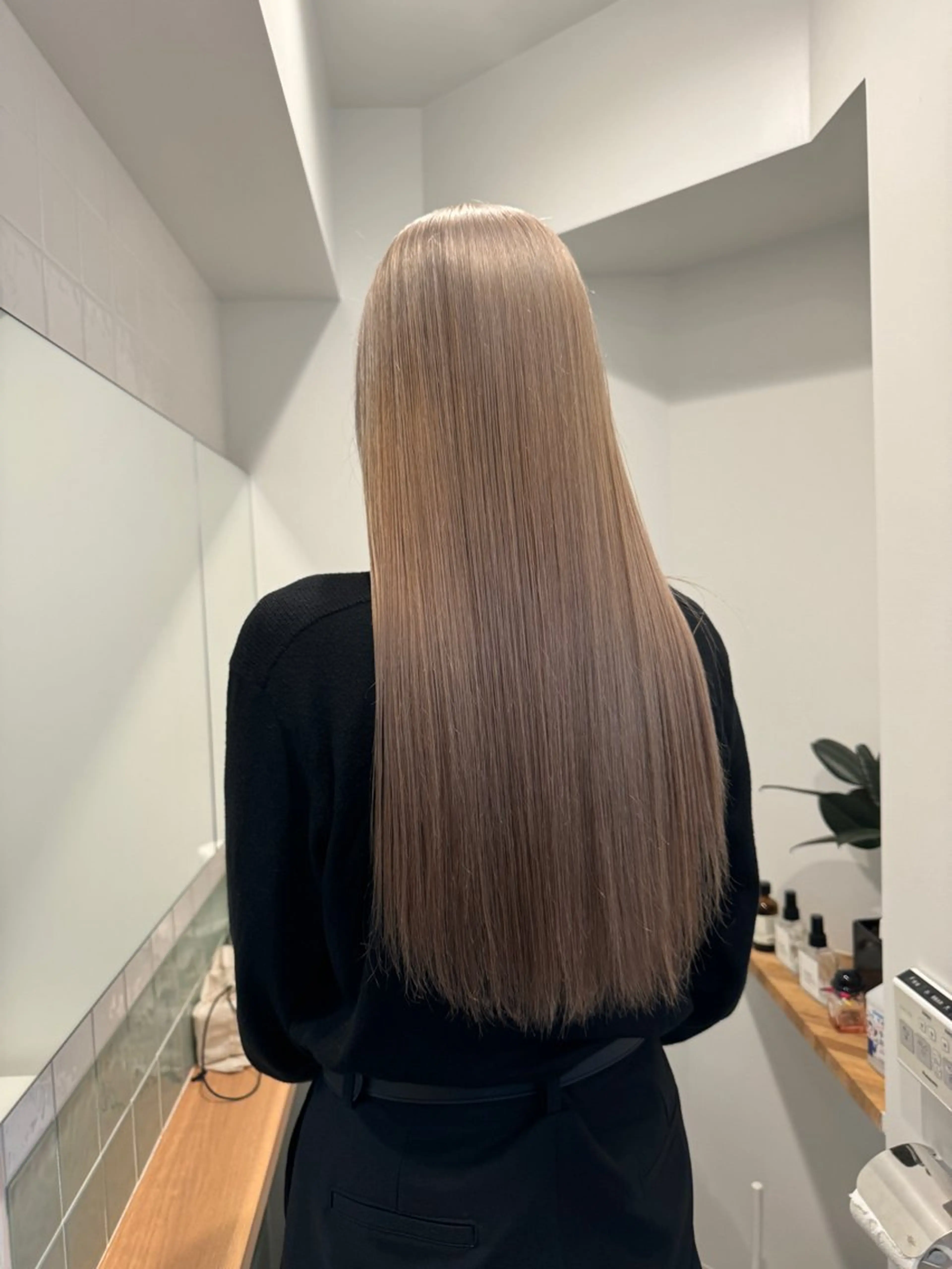 ロング カラー 切りっぱなしボブ レイヤー/縮毛矯正のヘアスタイル