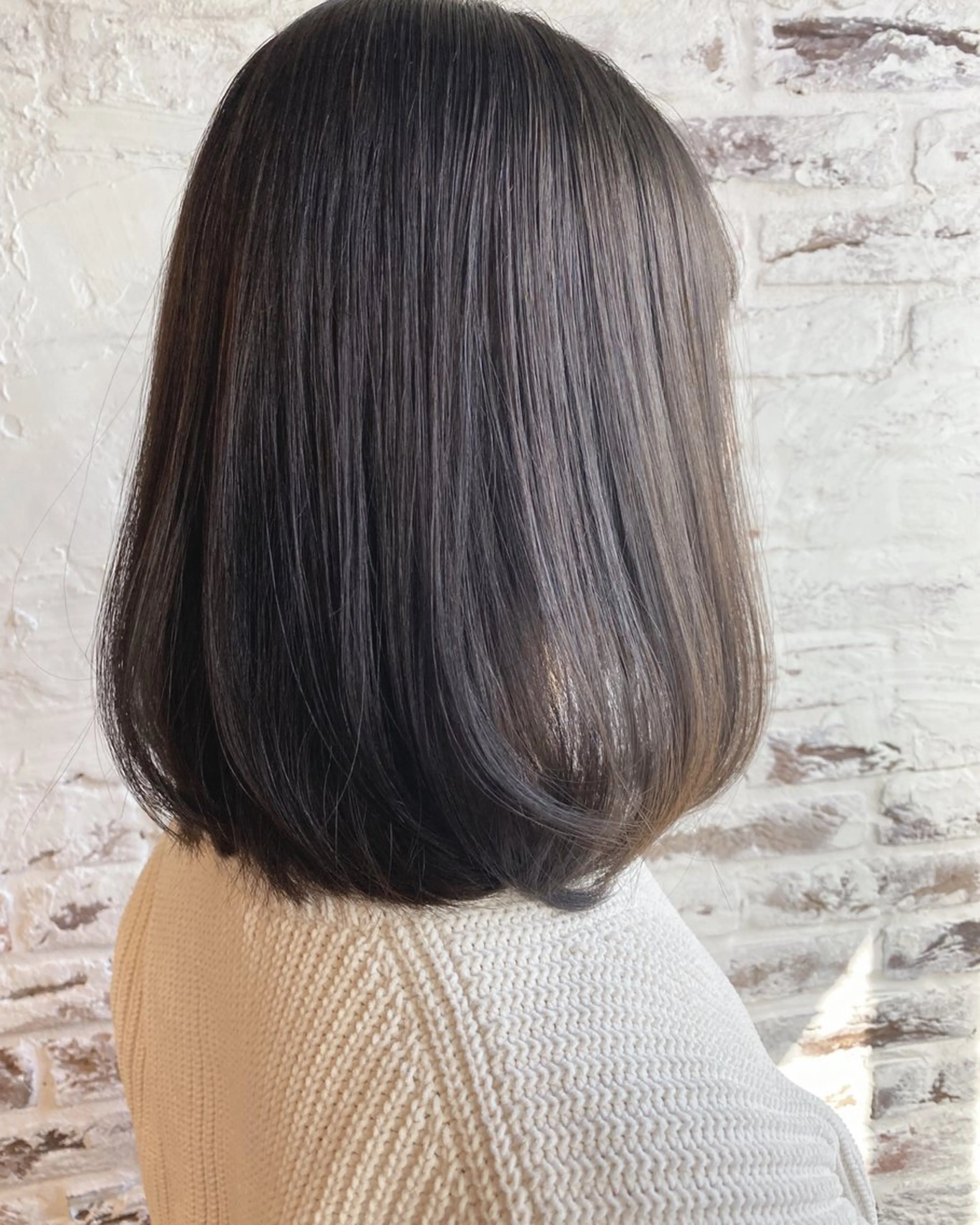 ミディアム カラー conne& ririのヘアスタイル