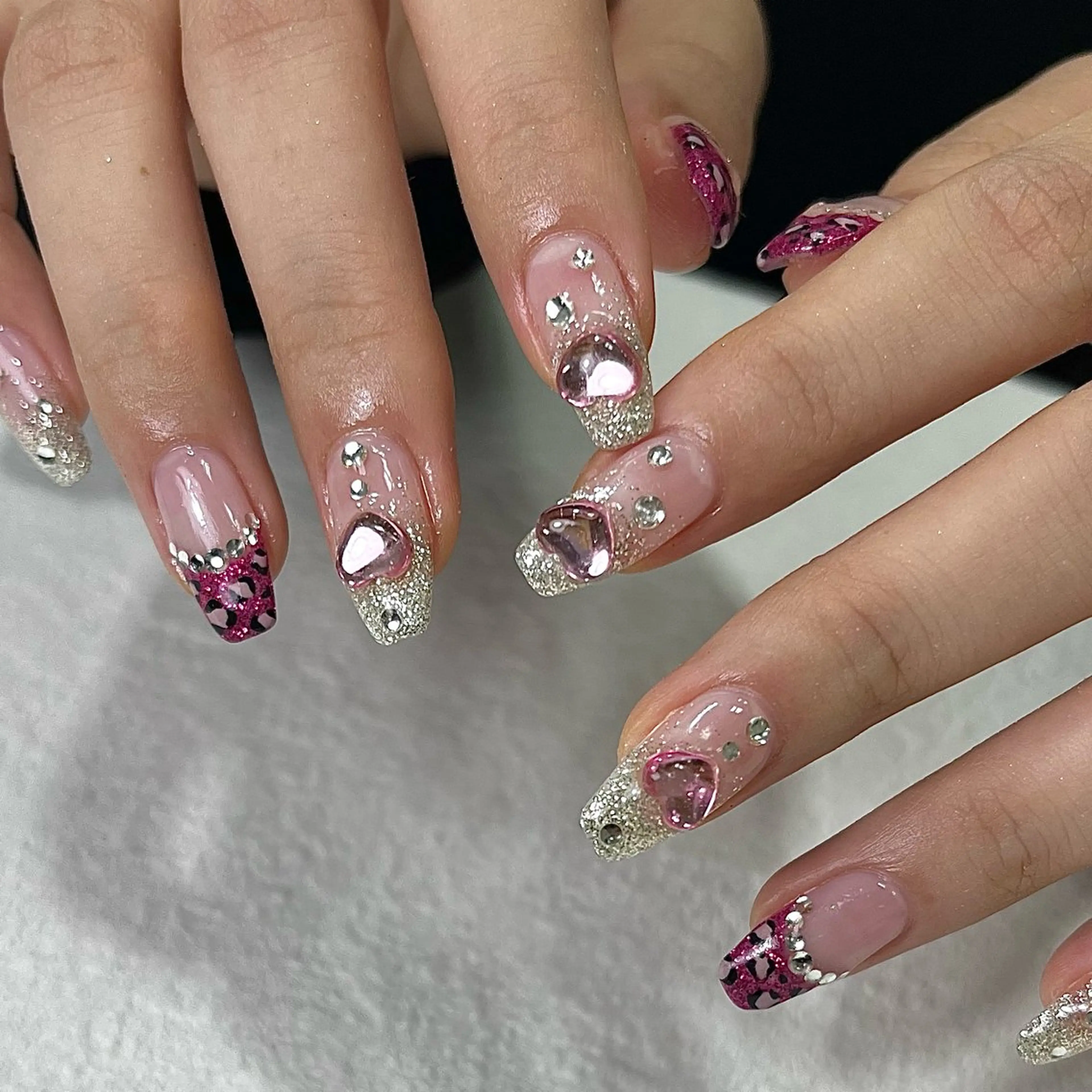 ネイル フレンチネイル グラデーション ハート キラキラネイル ピンク ハンドネイル フットネイル para ☀︎ sol by BECK所属・Para Sol nail　Maoのネイルデザイン