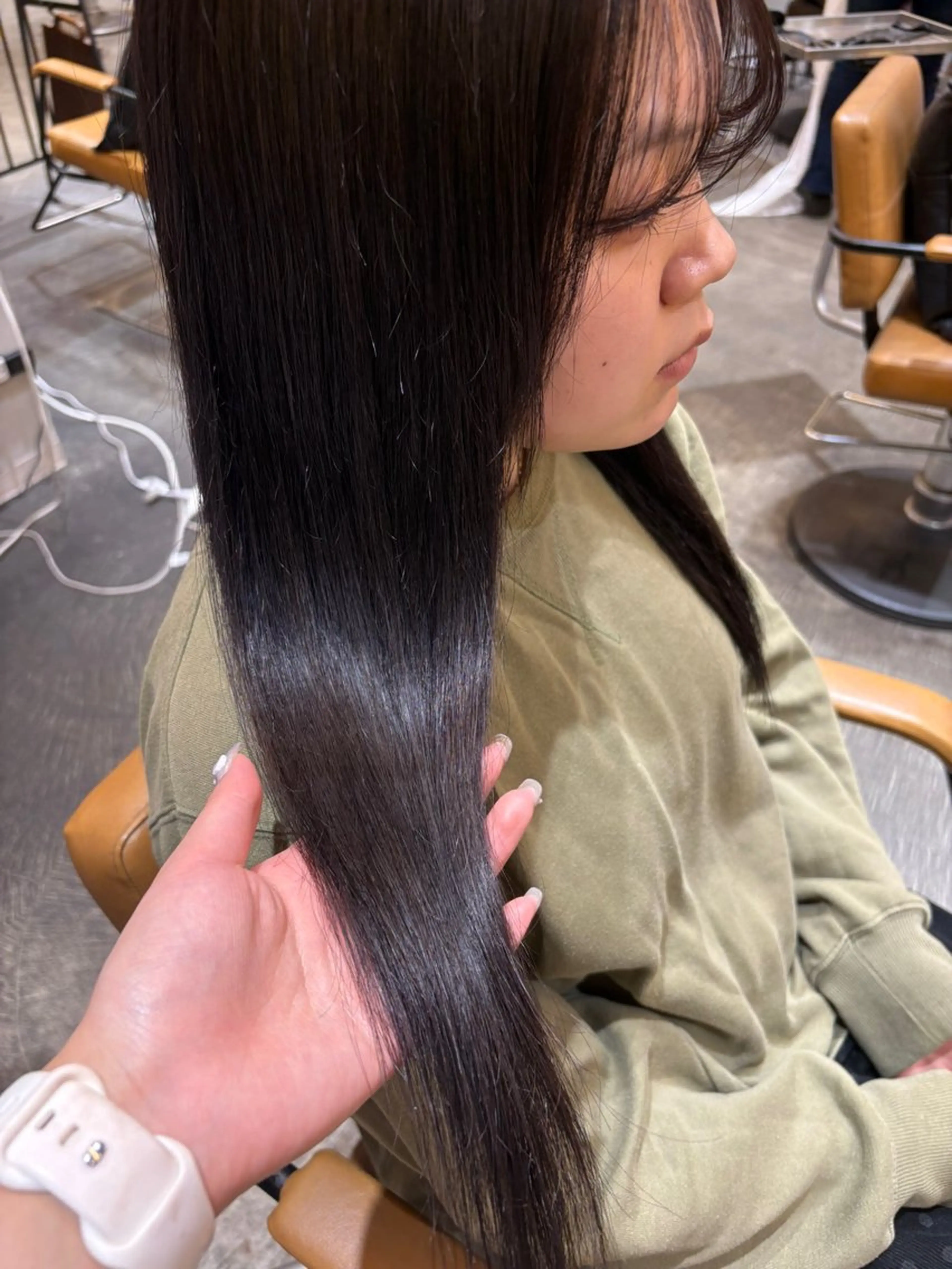 セミロング ヘアカラー 束感まつ毛／艶カラー おがたゆうか🎀‎のマツエク・マツパデザイン