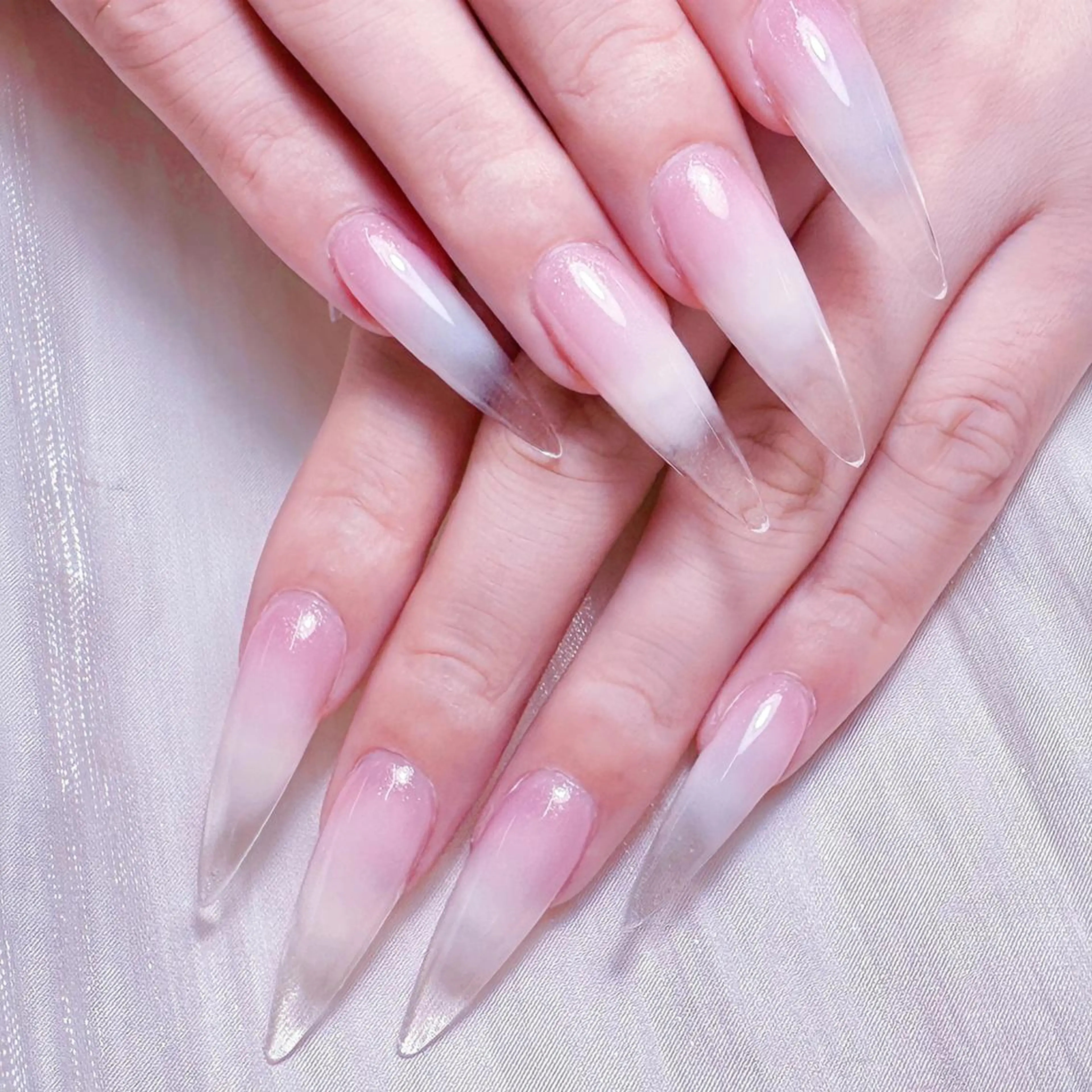 ネイル ❤️‍🔥長さだし専 門店queensのネイルデザイン