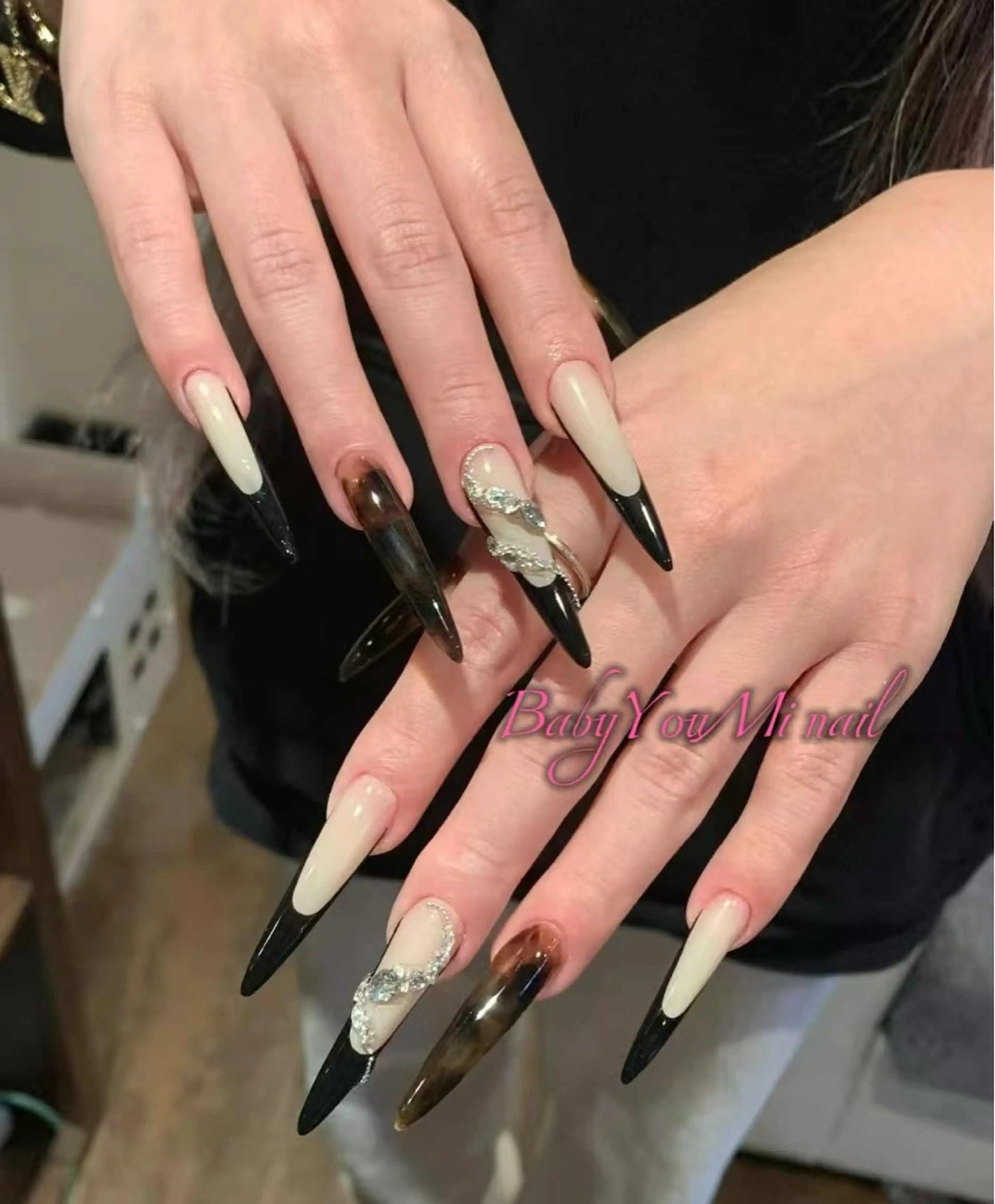 ネイル オーロラネイル フラワーネイル フットネイル フレンチネイル ジェルネイル ハンドネイル BabyYouMi nailのネイルデザイン