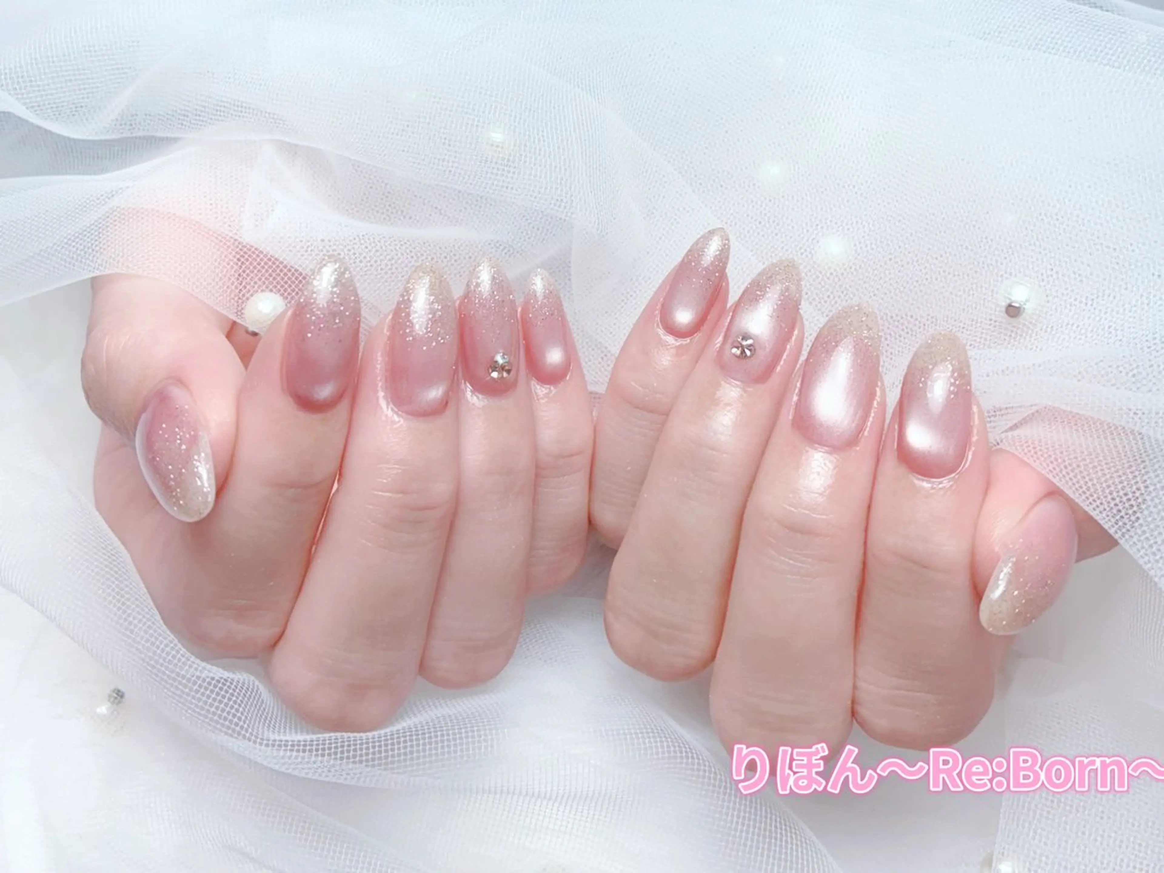 ミディアム フレンチガーリー クリスマス ハンドネイル りぼん Re:Bonrのネイルデザイン