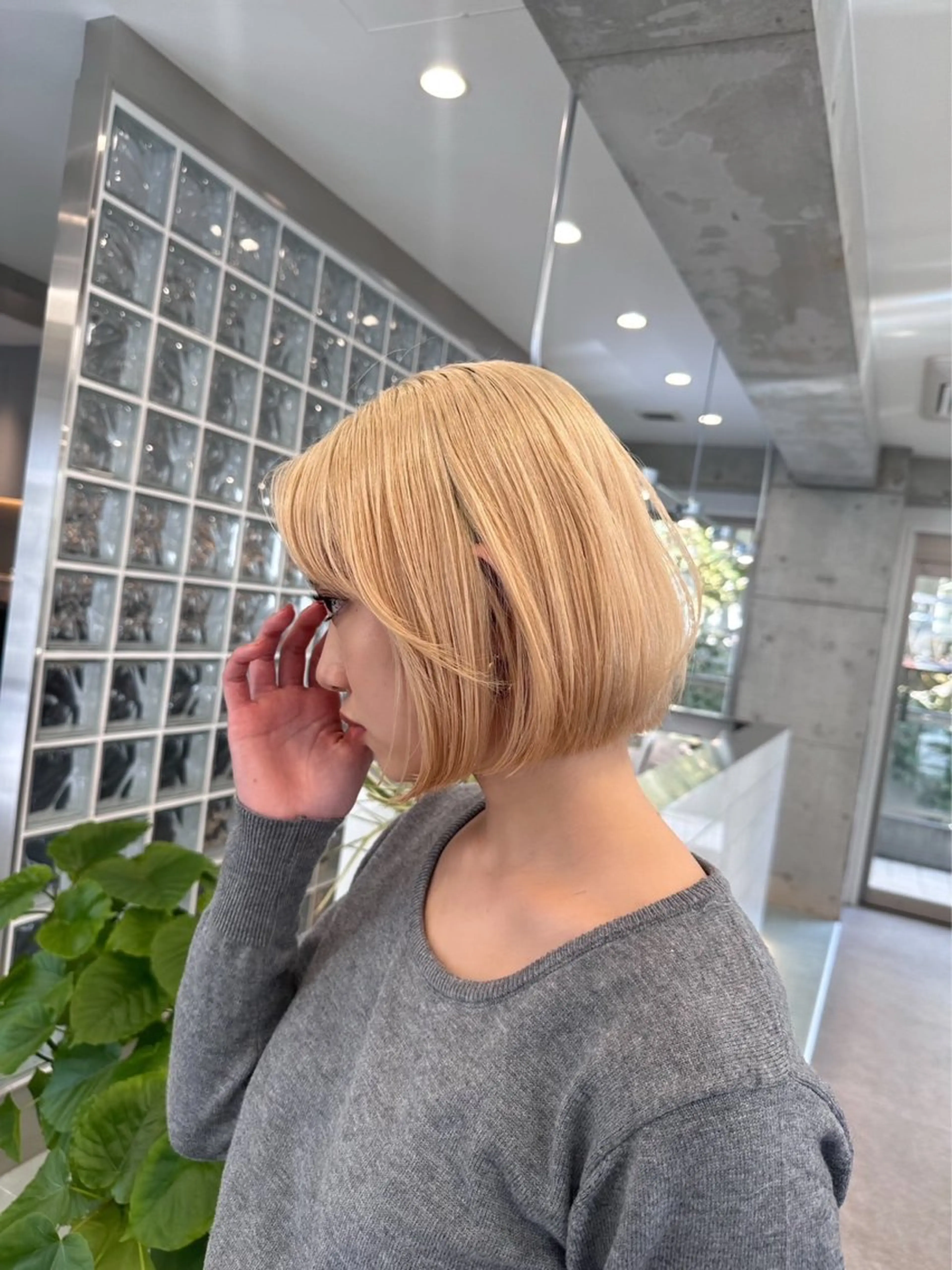 ショート ボブ カット ミルクティーベージュ /三村克彦のヘアスタイル