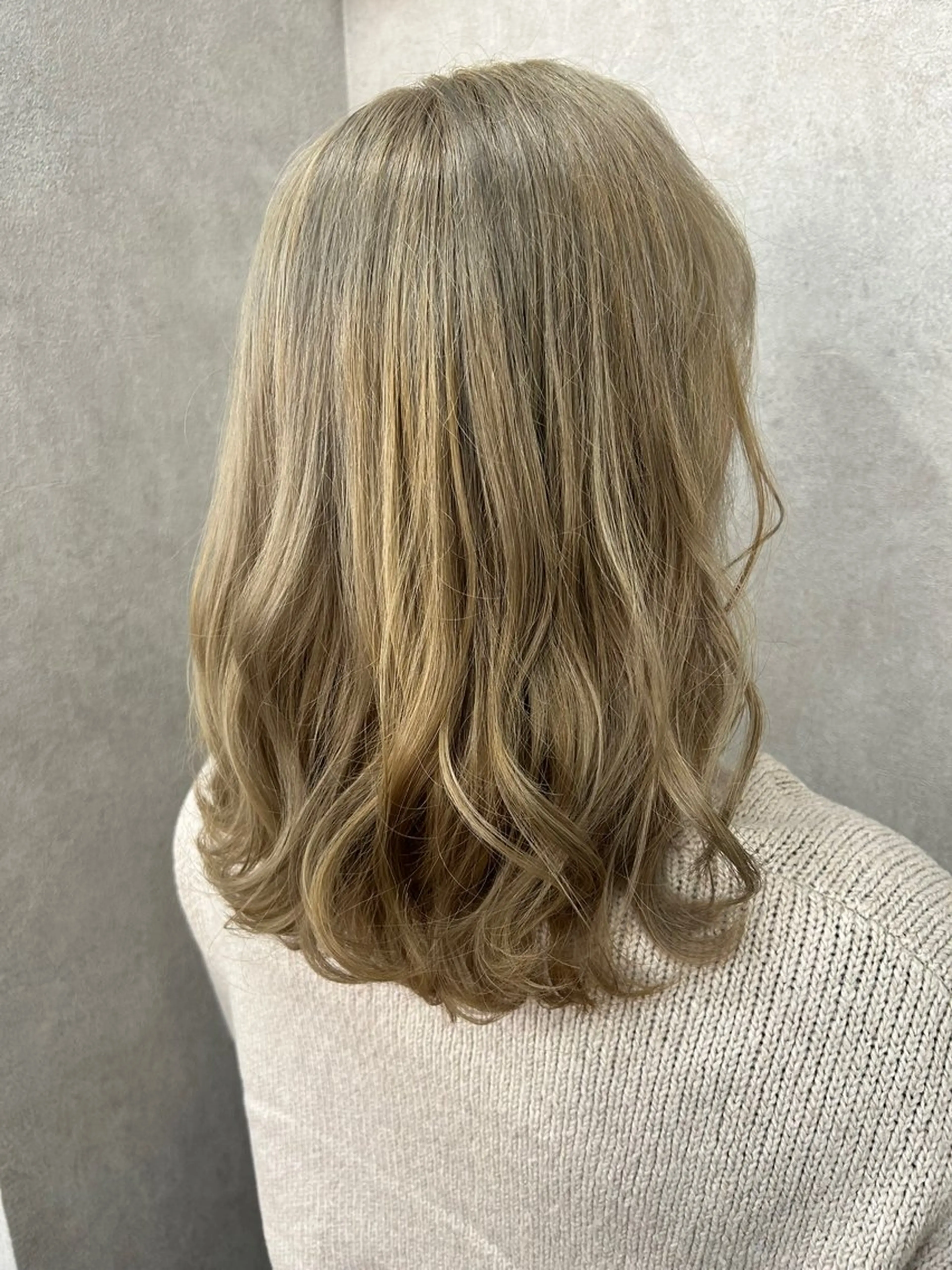 ロング カット ヘアカラー 中川 拓弥のヘアスタイル