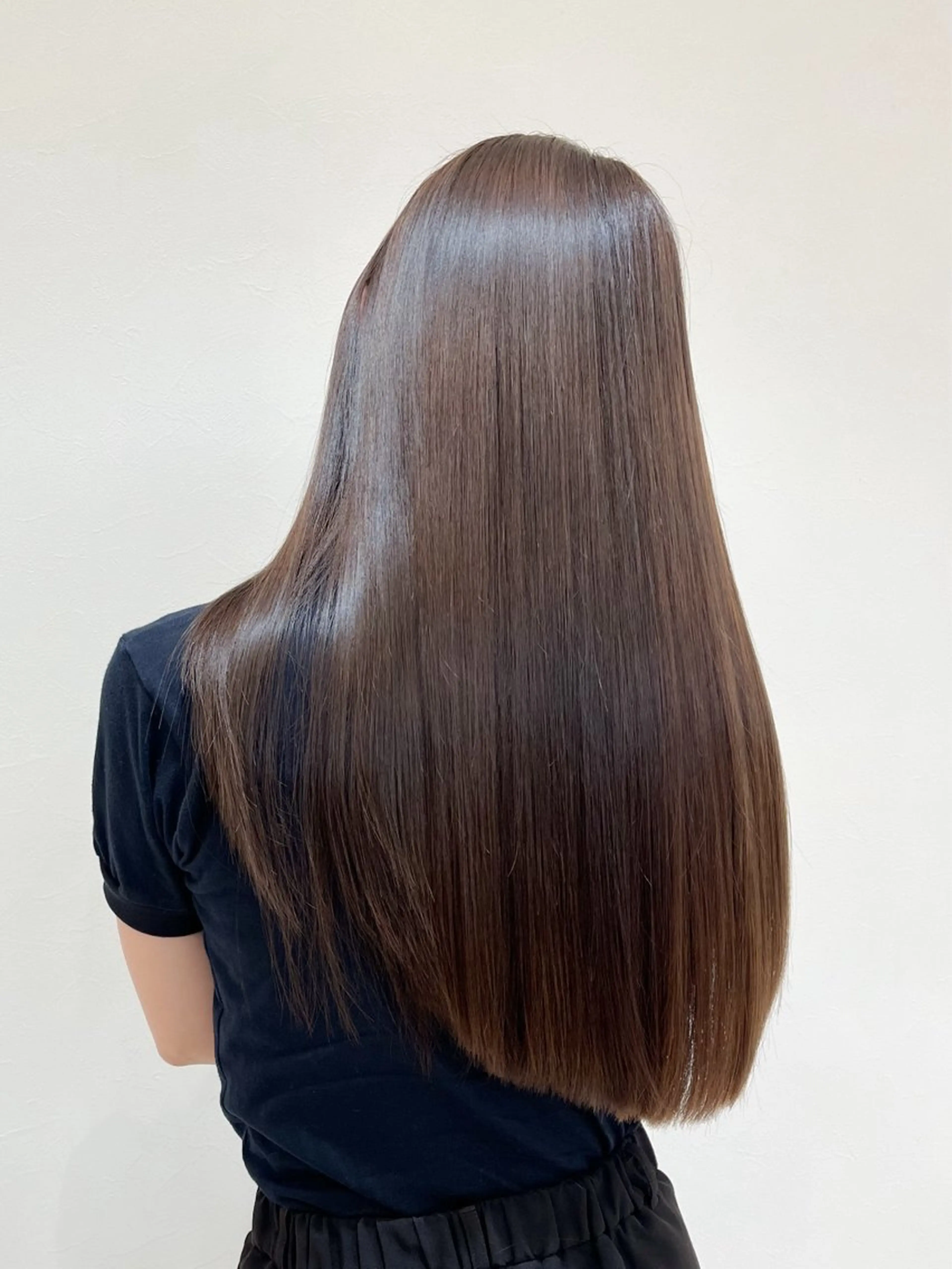 セミロング デート 髪質改善 縮毛矯正 ミタニ/髪質改善 /レイヤーカットのヘアスタイル