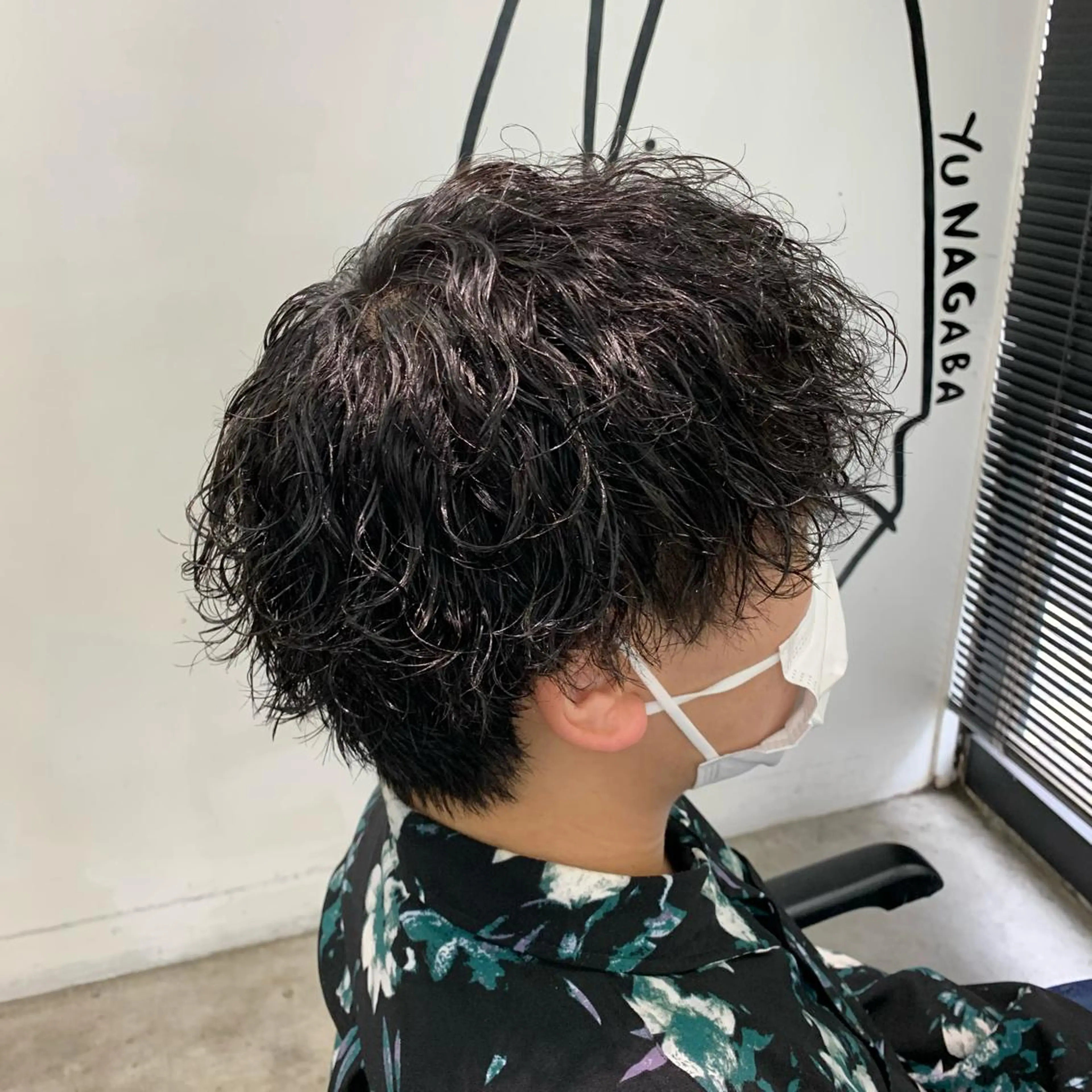 ショート パーマ メンズ マッシュ 波巻きパーマ ショートヘア カット パーマ メンズ特化美容師/ 藤戸 椋のヘアスタイル
