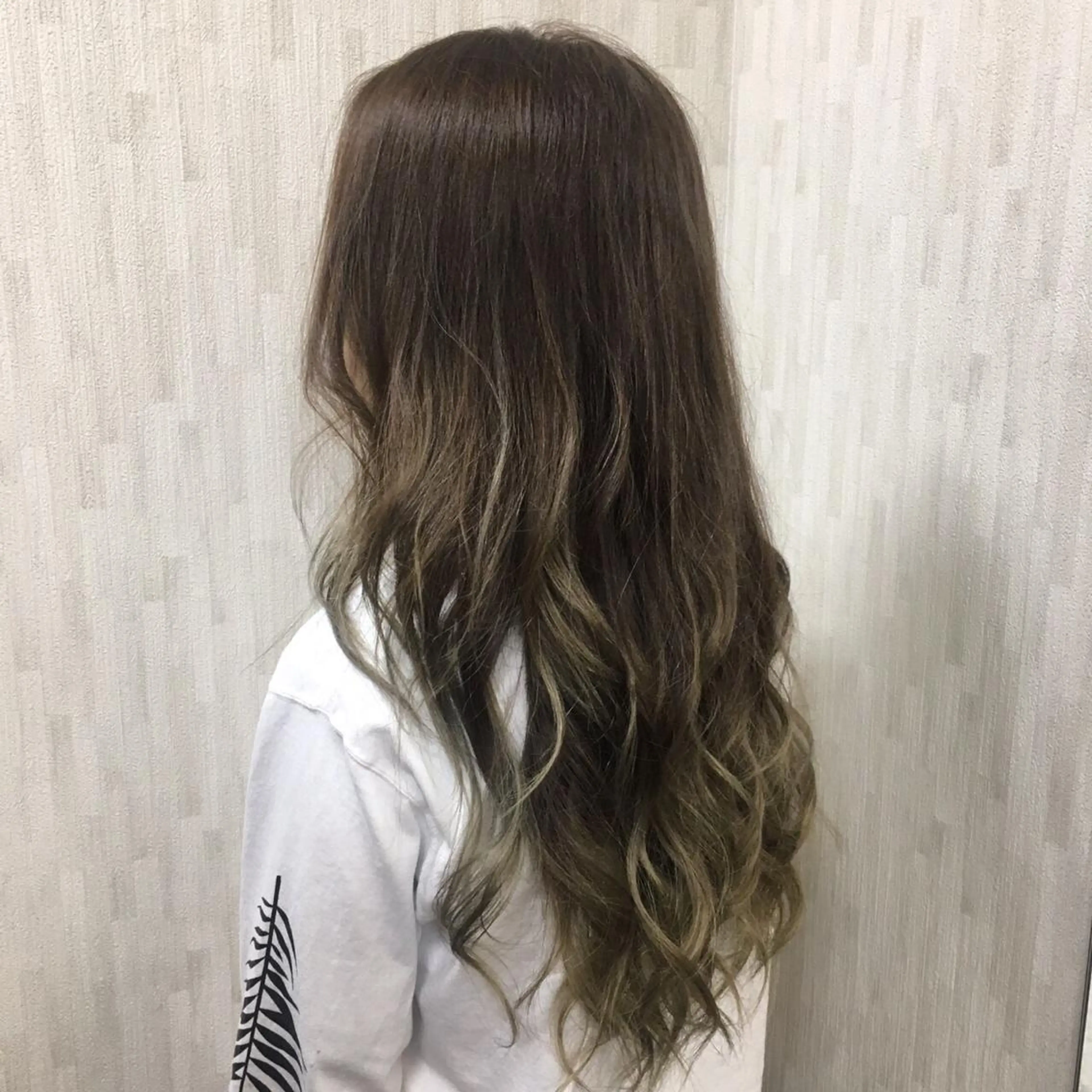 ロング カラー 透明感カラー ヘアカラー ヘアサロンオスカー 岸和田蛸地蔵店のヘアスタイル