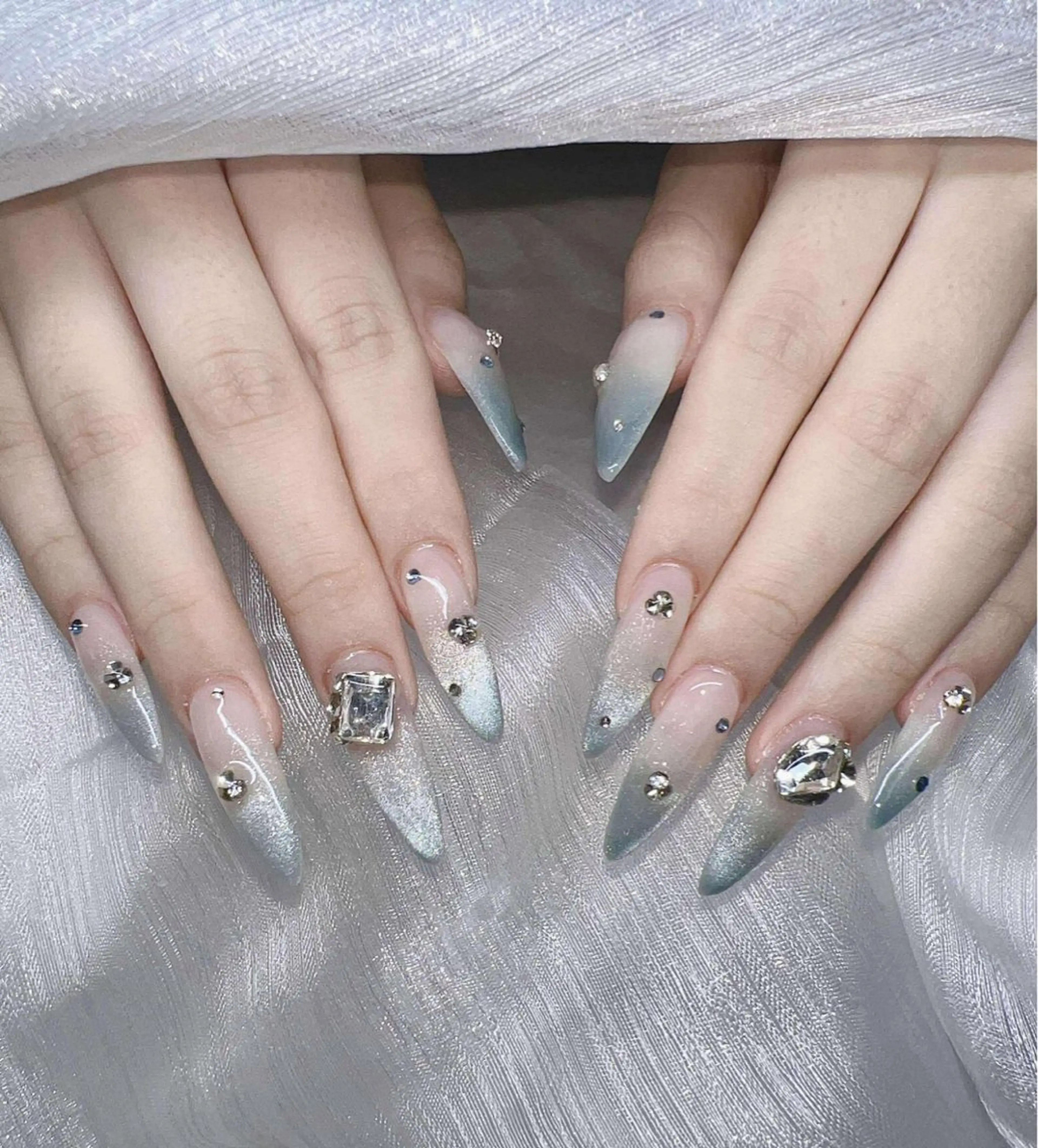 ネイル ハンドネイル Lee Nailsのネイルデザイン