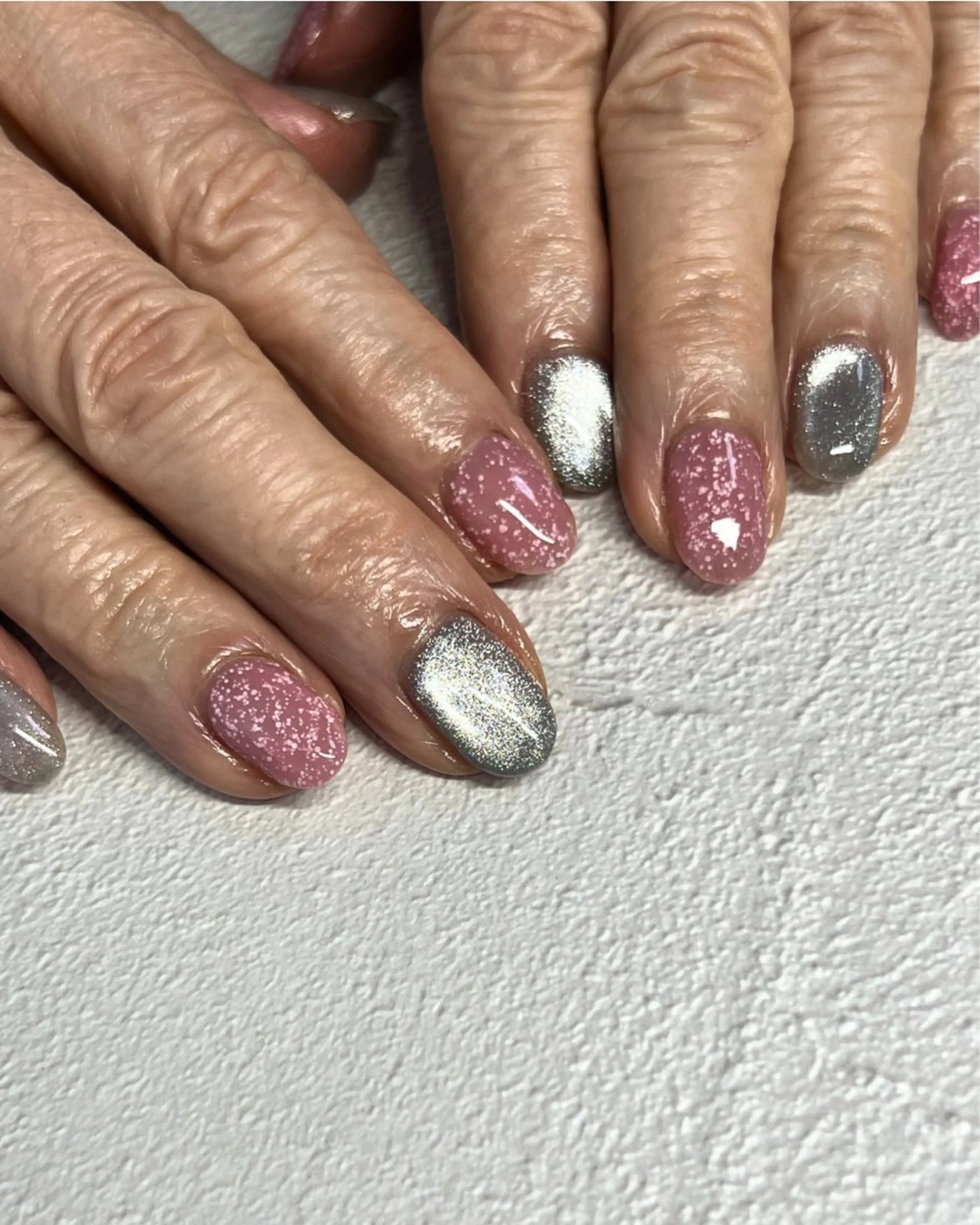 ネイル ピンク シルバー ハンドネイル ハンドケア YAMAGUCHI MIHIのネイルデザイン