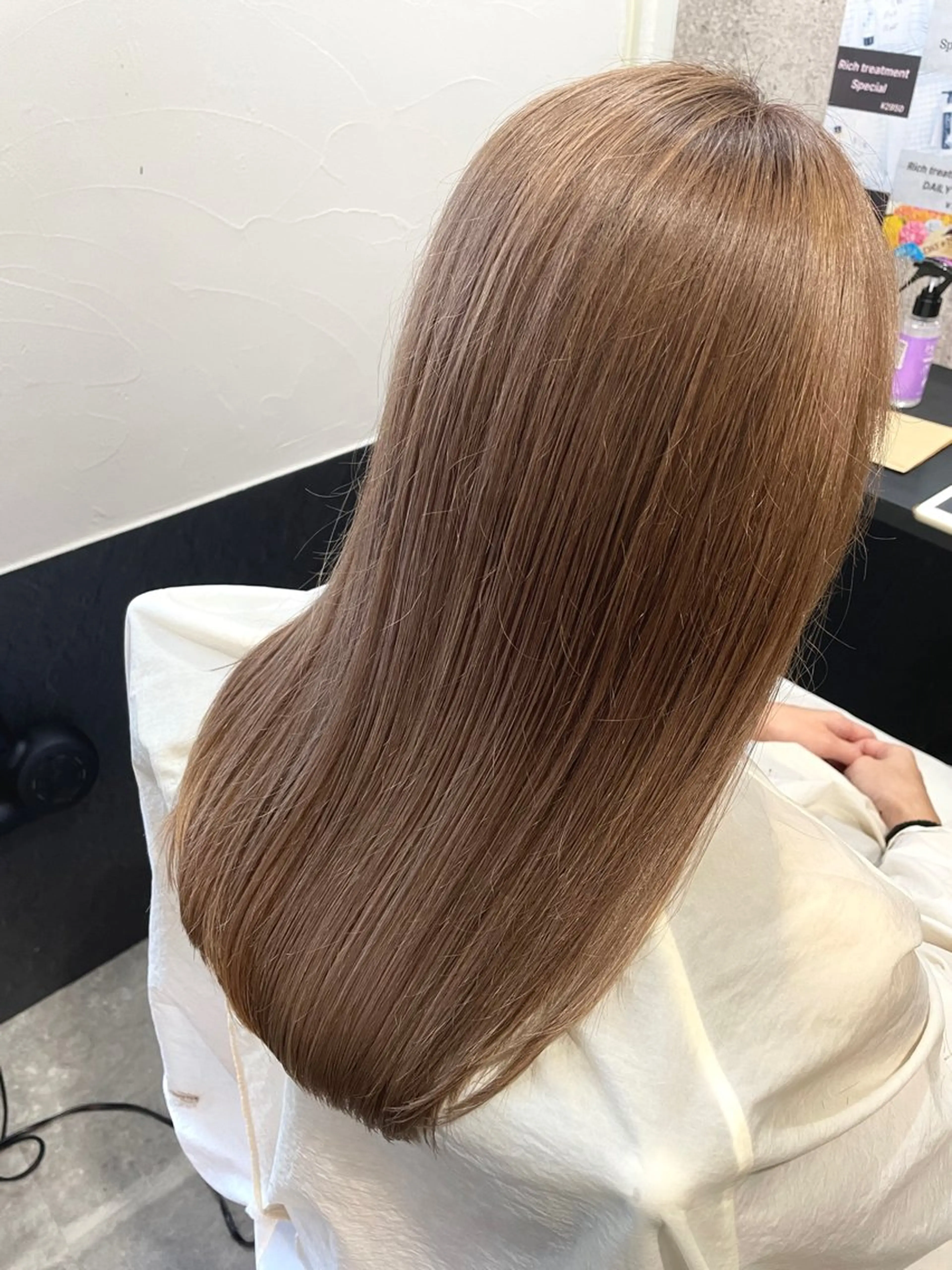 セミロング トリートメント Day& Nightのヘアスタイル