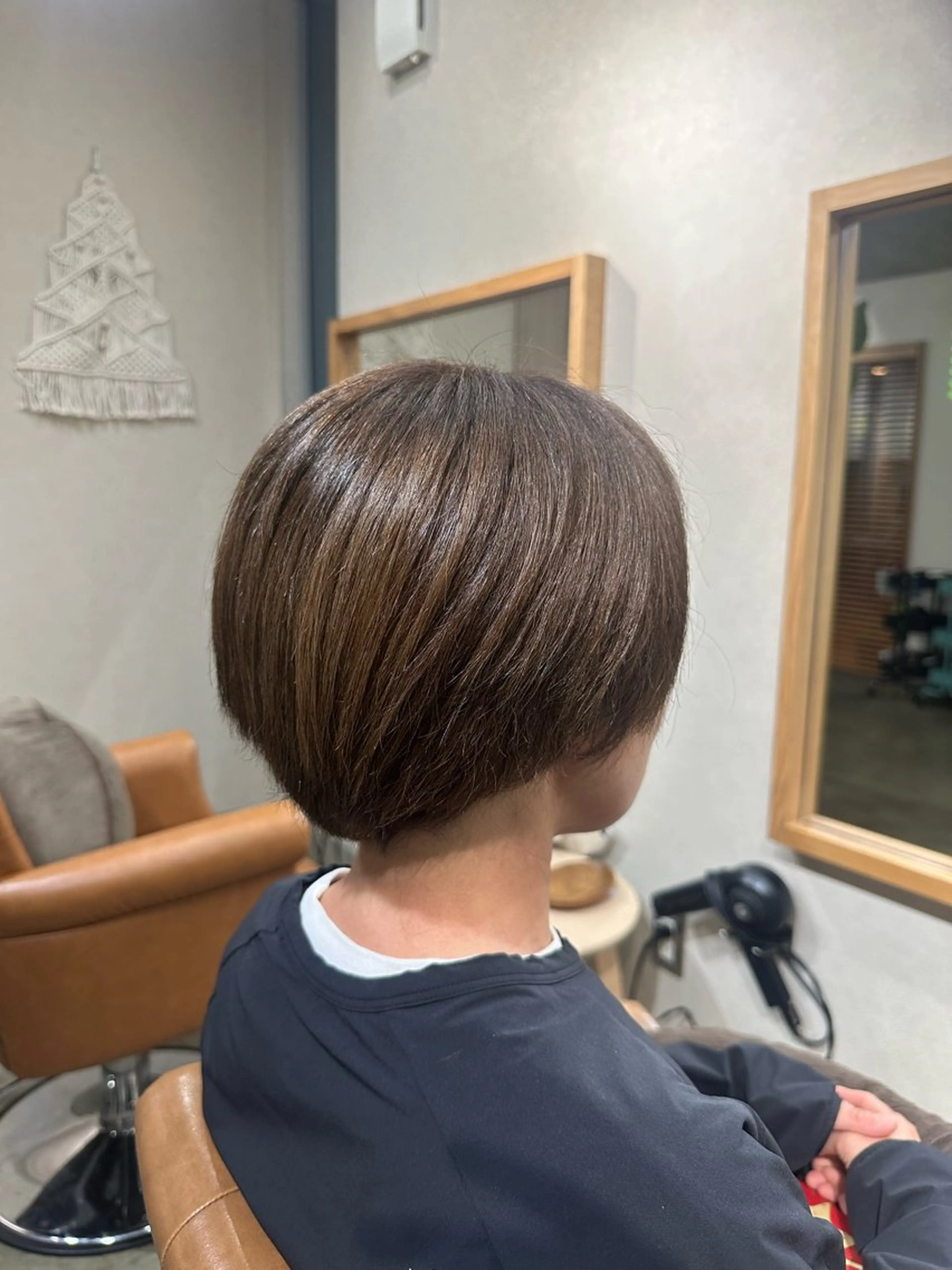 ショート ヘアカラー 大石 楓のヘアスタイル