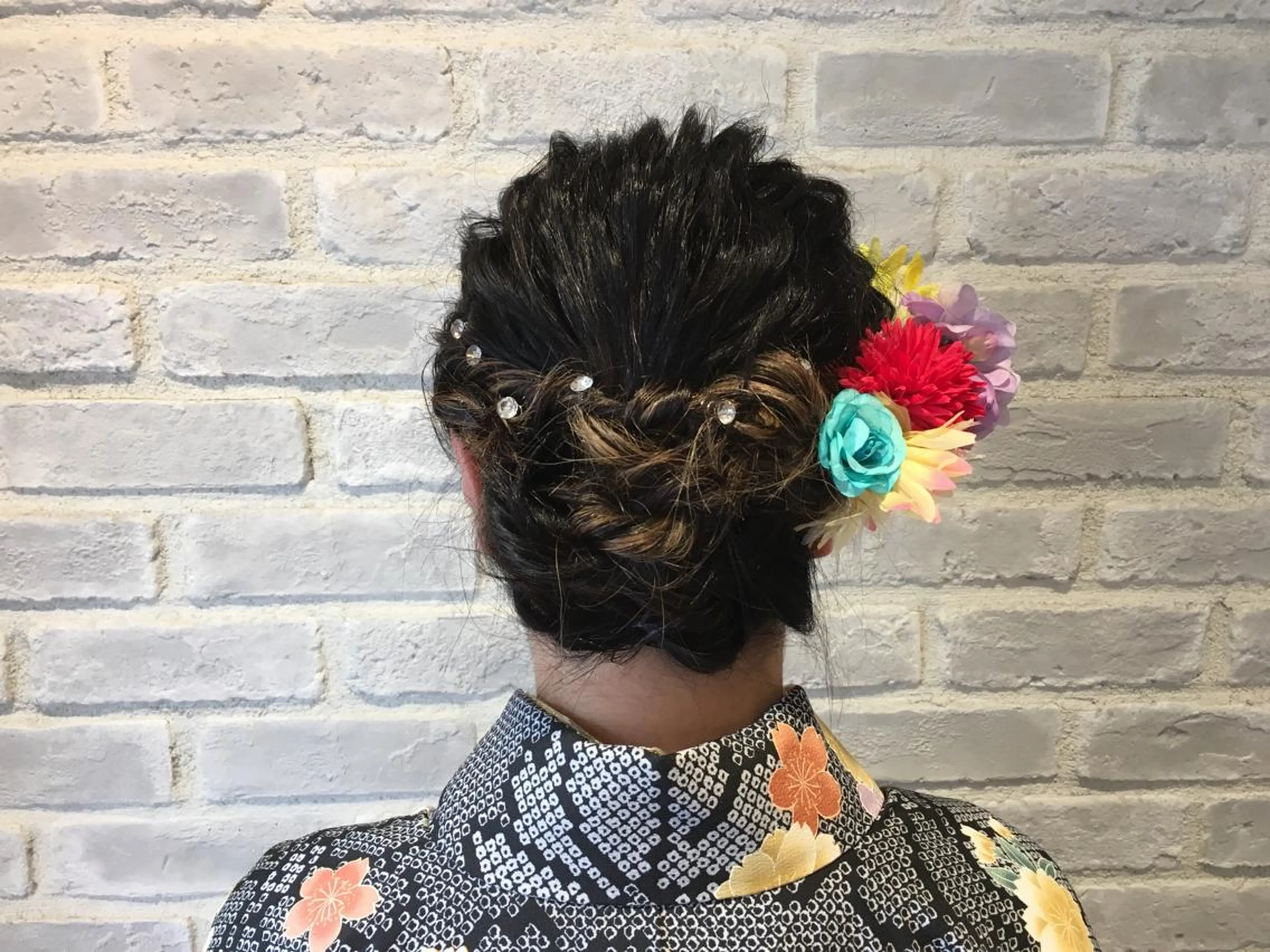 ミディアム ヘアアレンジ 成人式 卒業式のヘアスタイル rico_by ヘアとアイブロウの眉毛・アイブロウイメージ