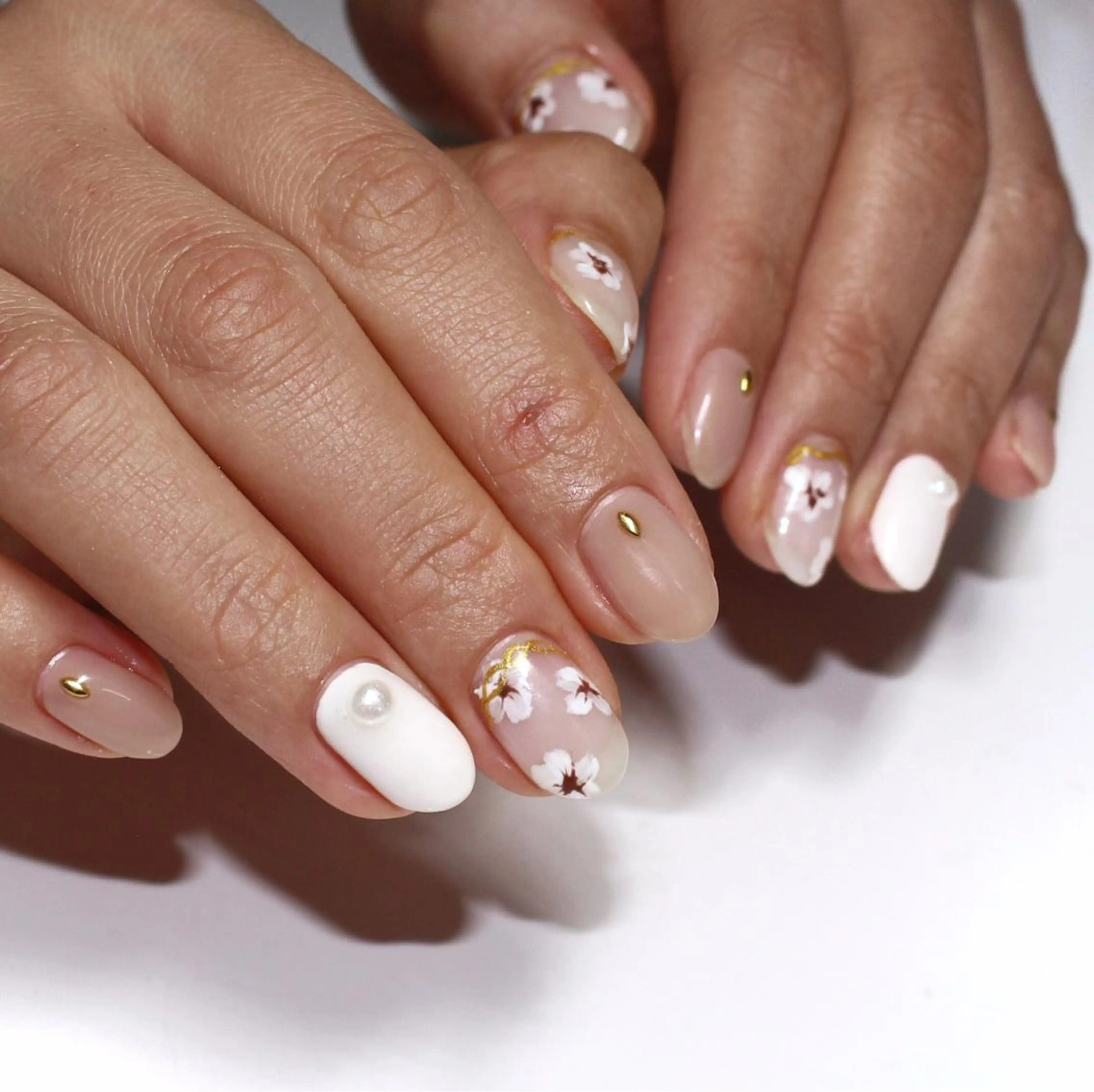 ミディアム ネイル Baku Nailsのネイルデザイン