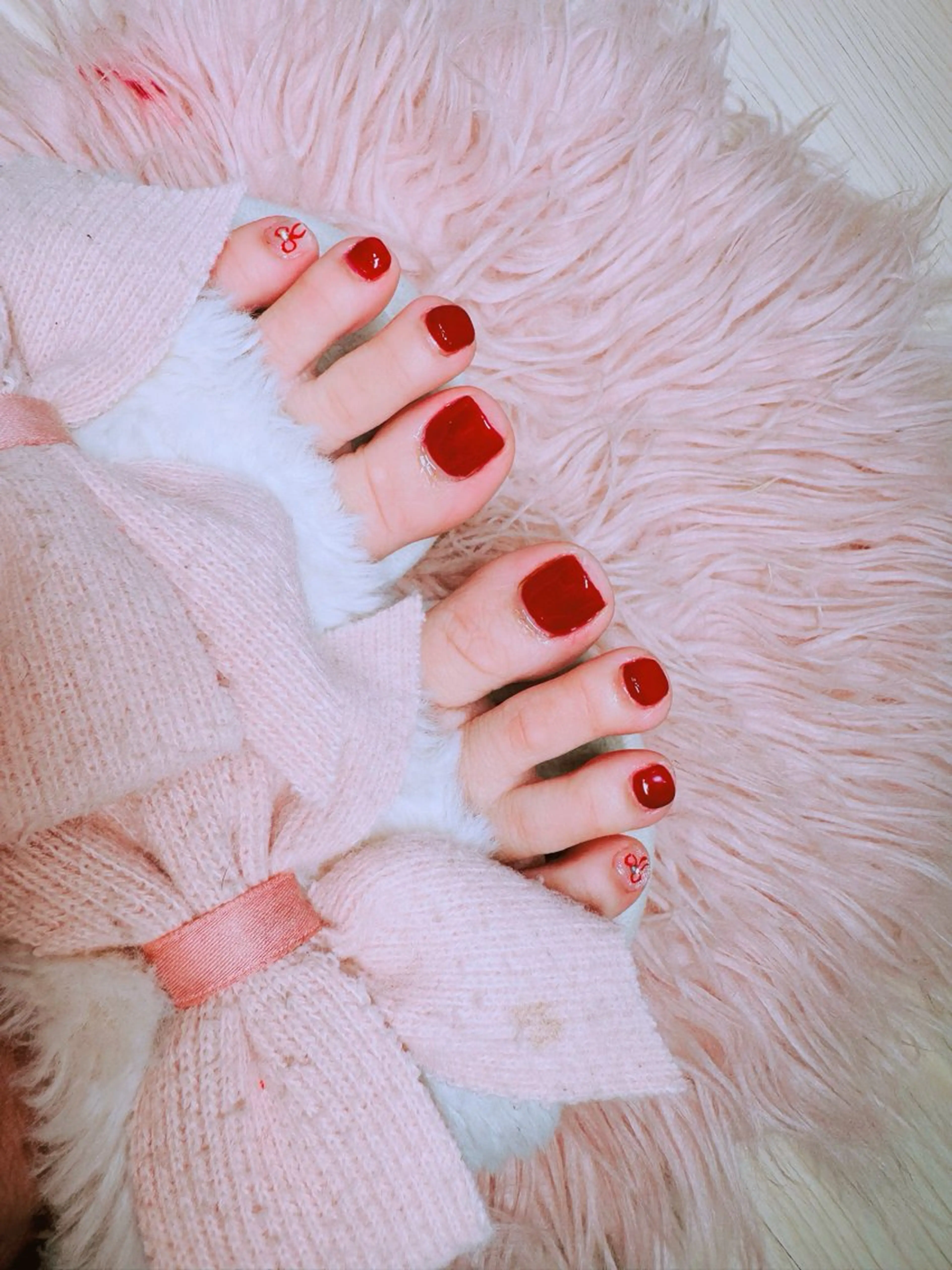 👣フットネイル 💅ワンカラー２色まで、簡単ア-ト2本持ち込みデザインOK です、オフ別料金です。の写真
