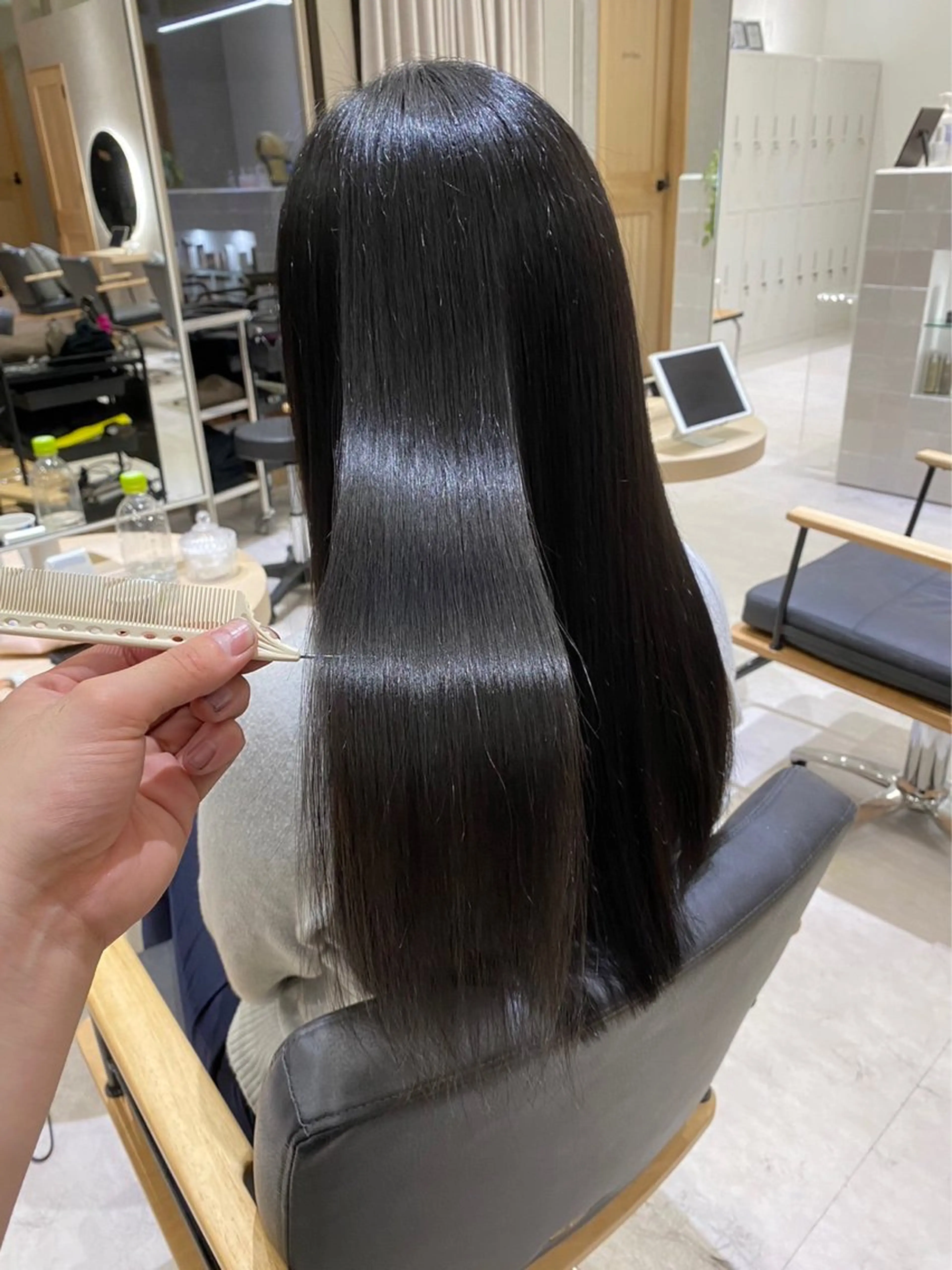 ロング フェイスレイヤー/ 小顔/髪質改善　関のヘアスタイル