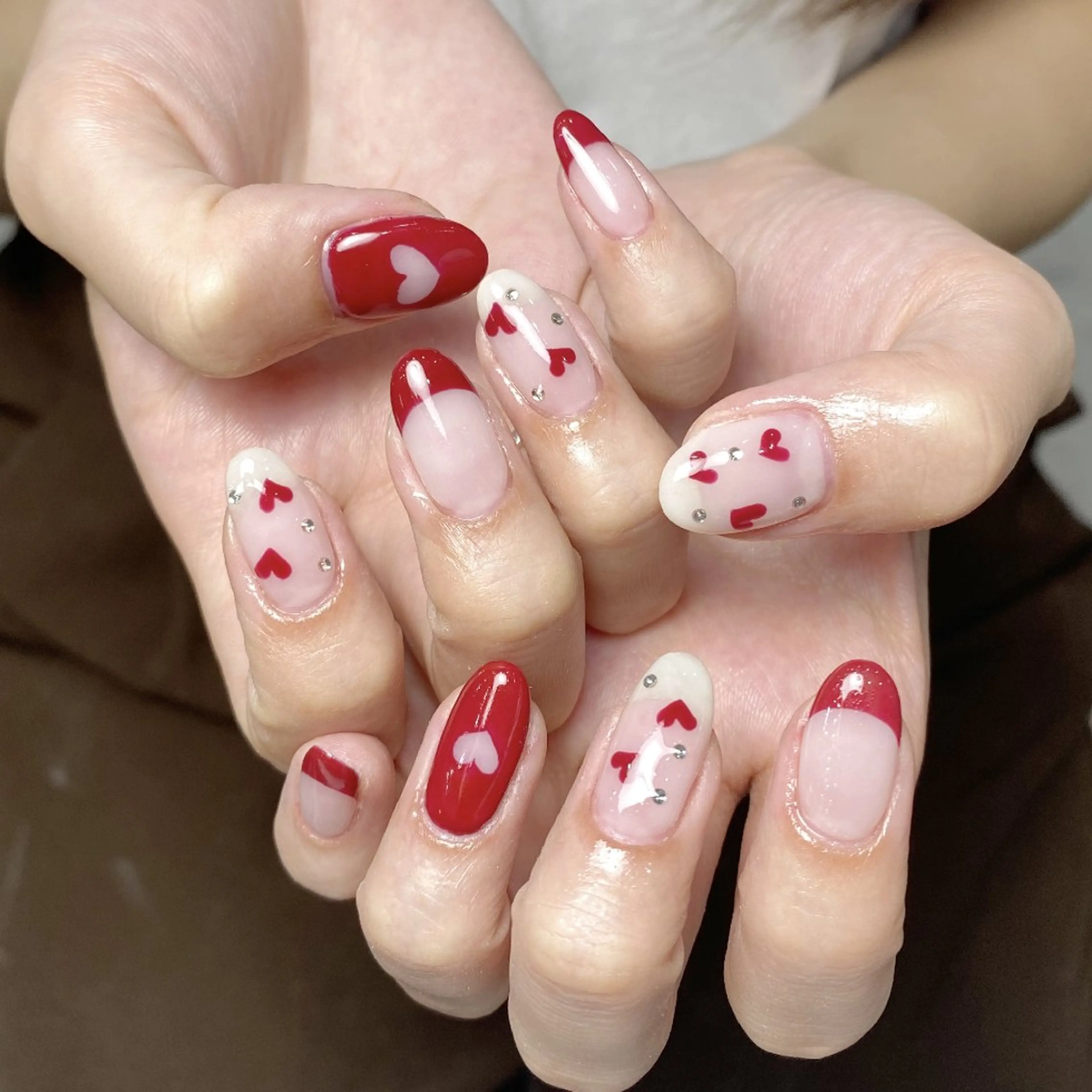 ネイル チークネイル 長さ出し フレンチネイル ジェルネイル キラキラネイル ハンドネイル UM Nail Salonのネイルデザイン