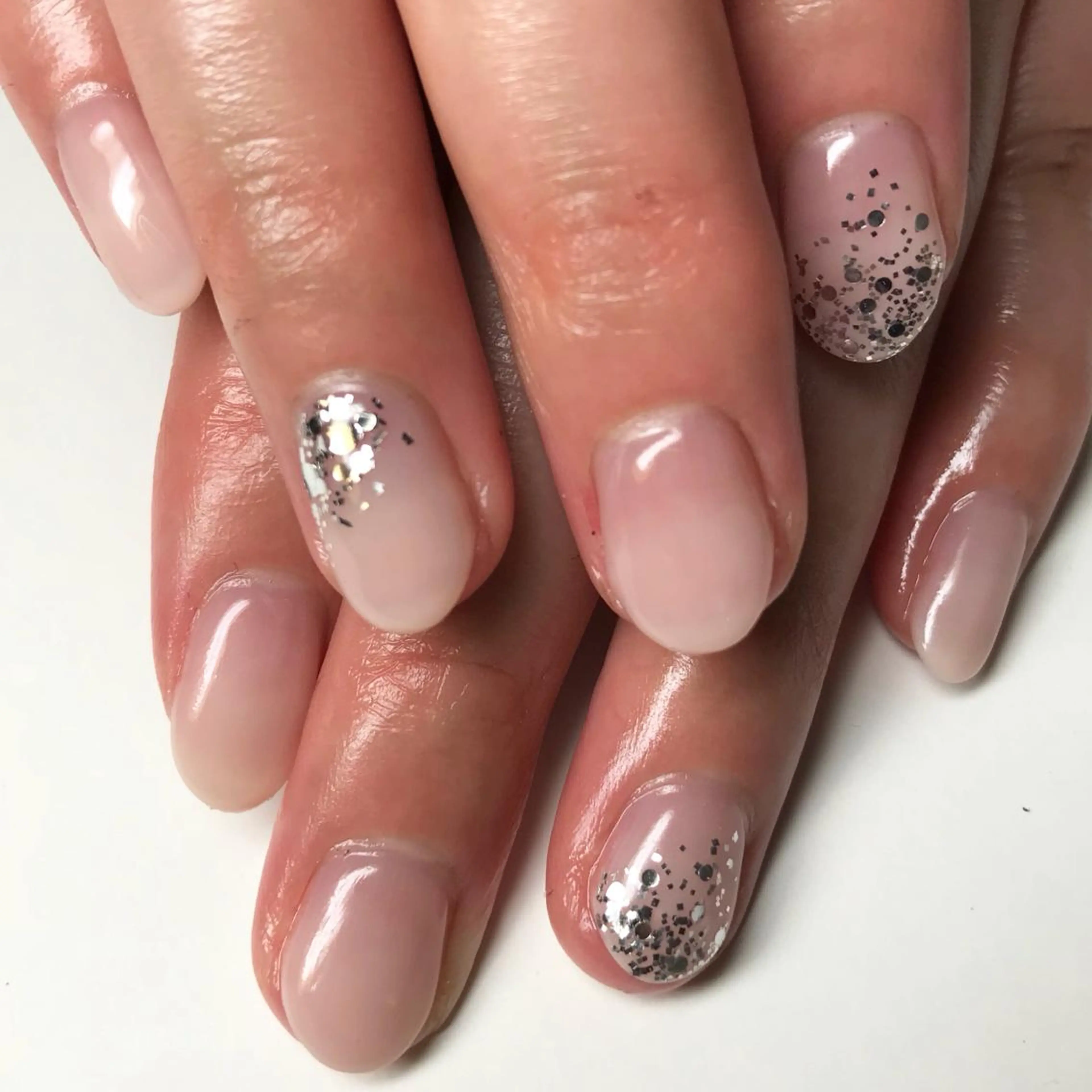 ネイル ハンドネイル VOGUE ×SWANのネイルデザイン