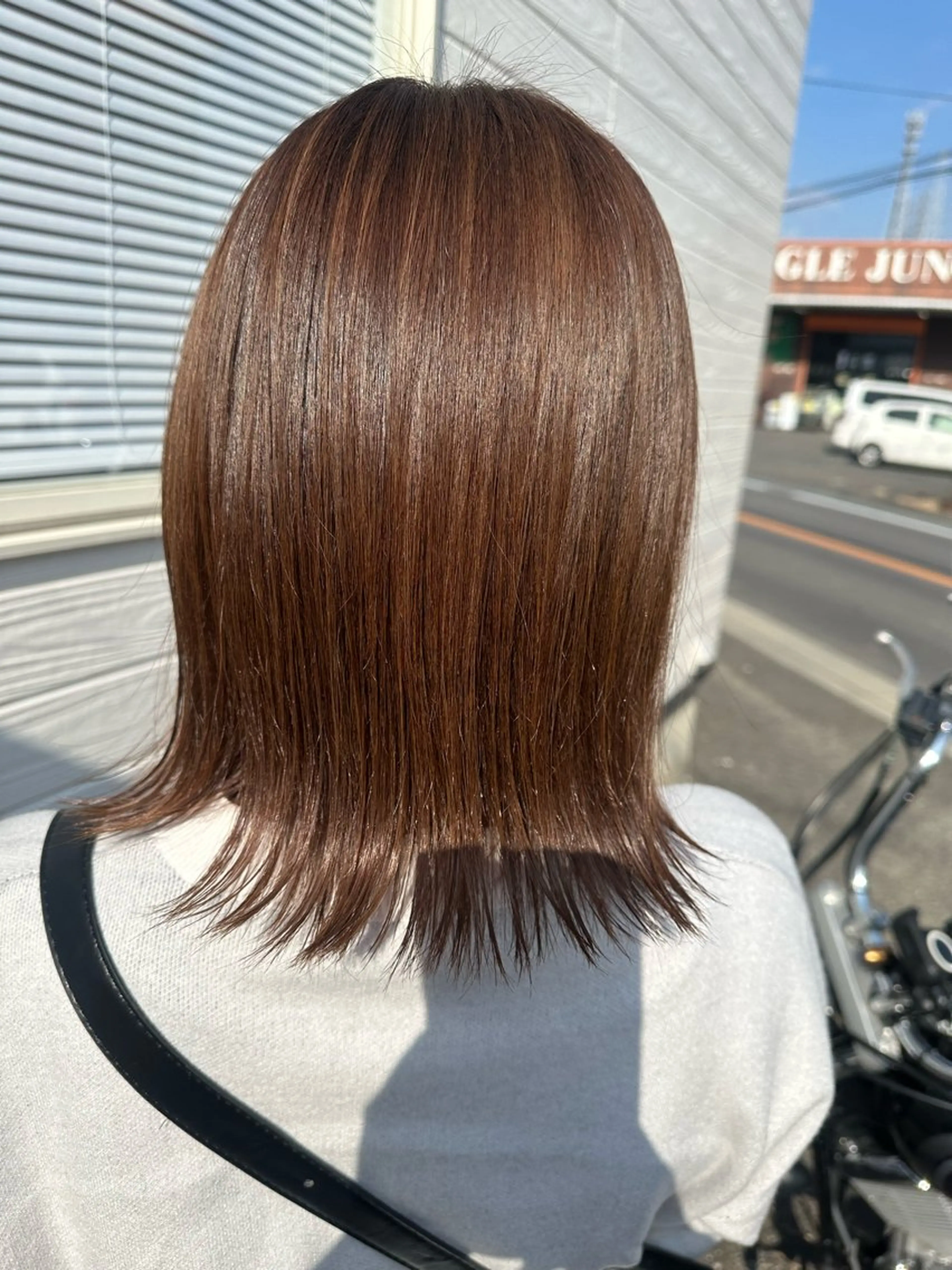ショート ヘアカラー 半田 知穂のヘアスタイル