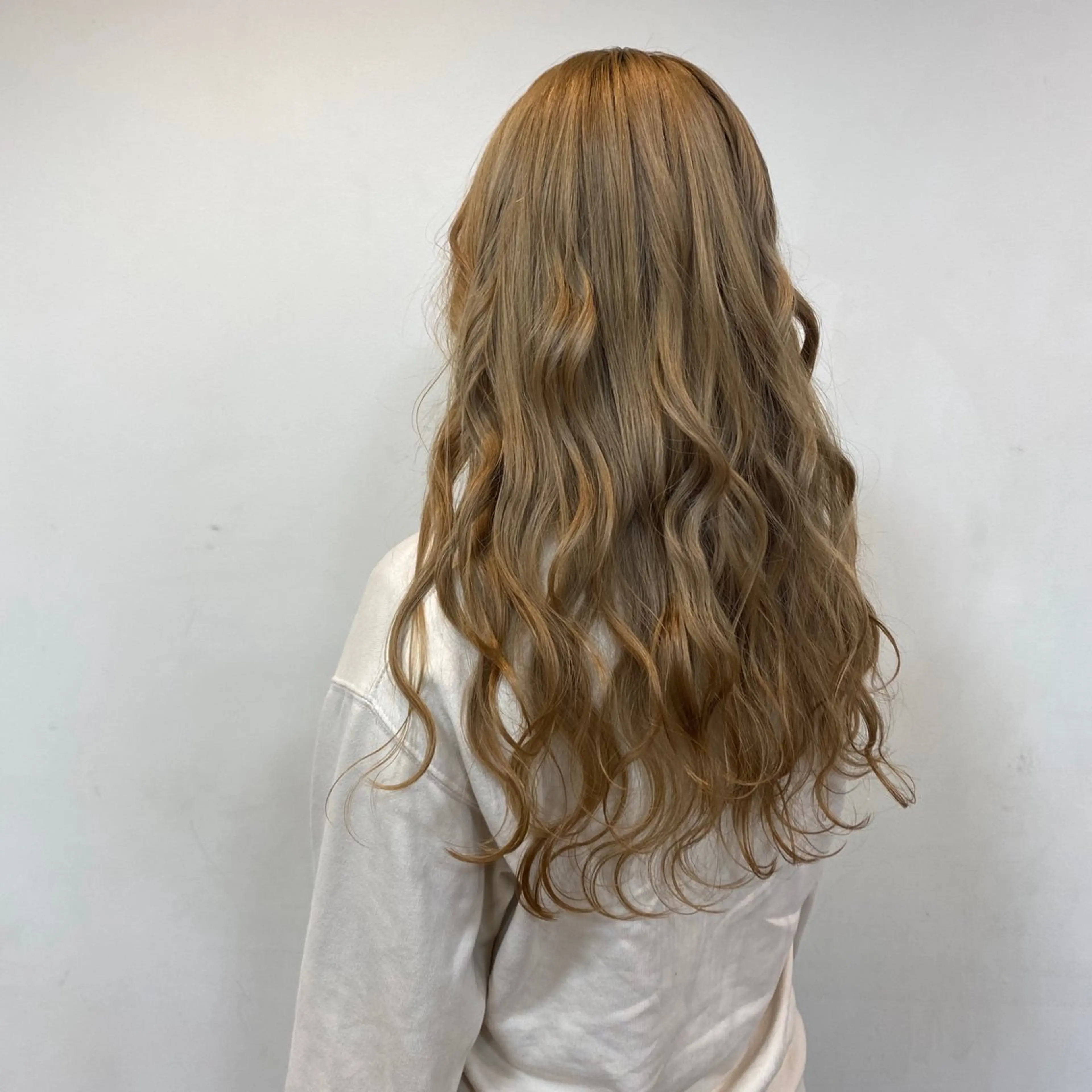 ロング ハイトーン/透明感 yuinaのヘアスタイル