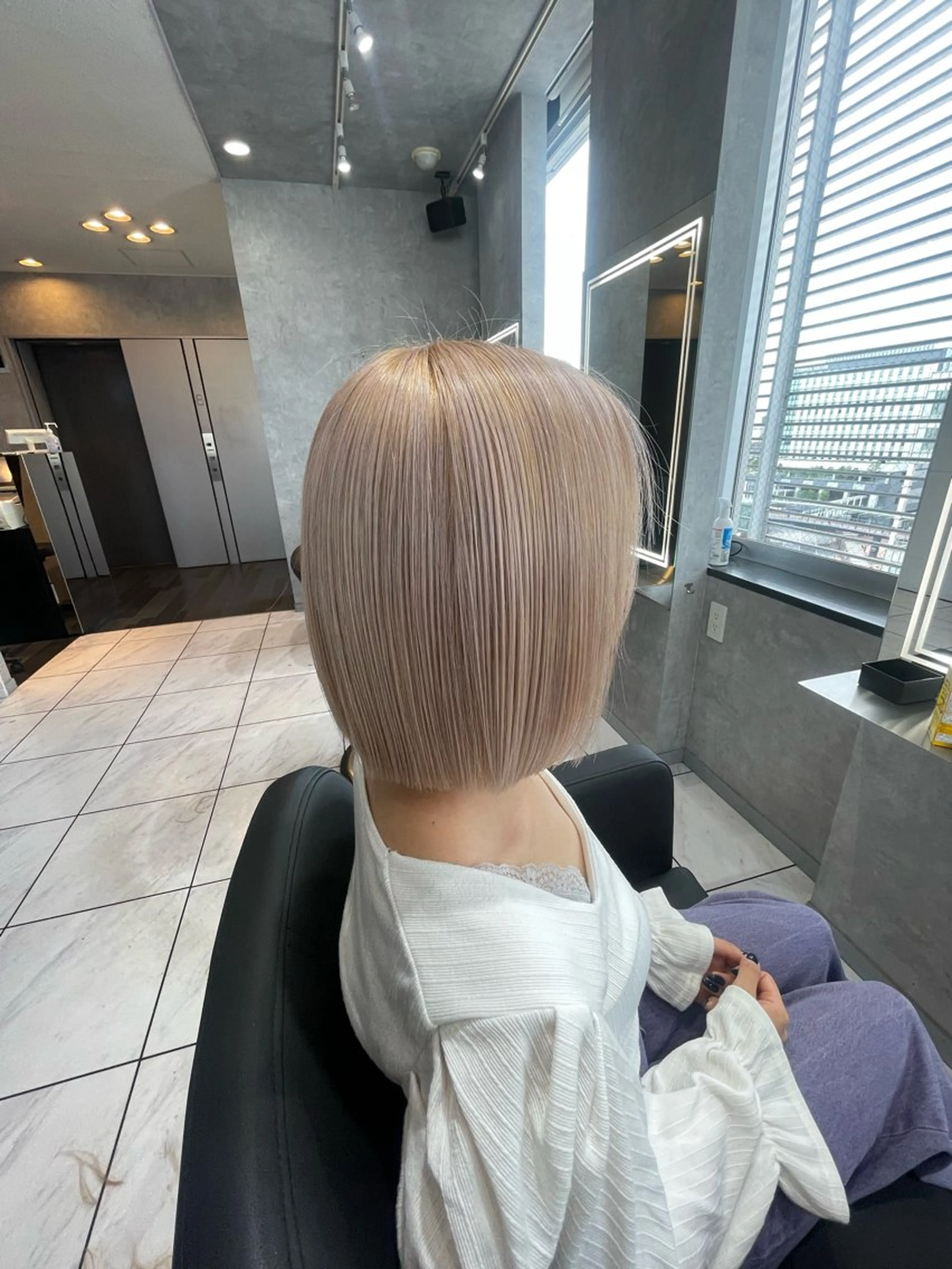 ショート カラー 前田 桃花のヘアスタイル