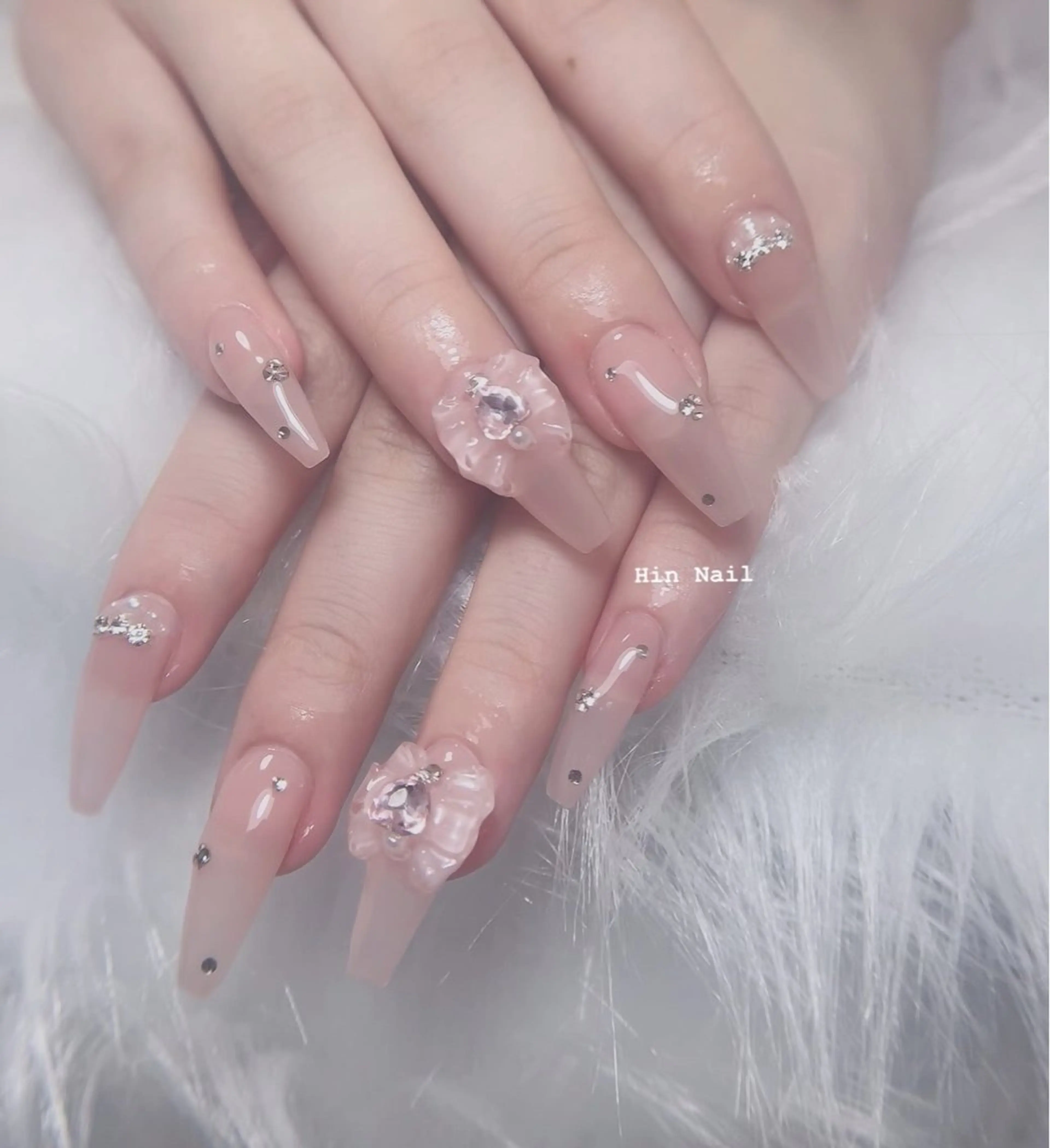 ネイル ハンドネイル Hin Nailsのネイルデザイン