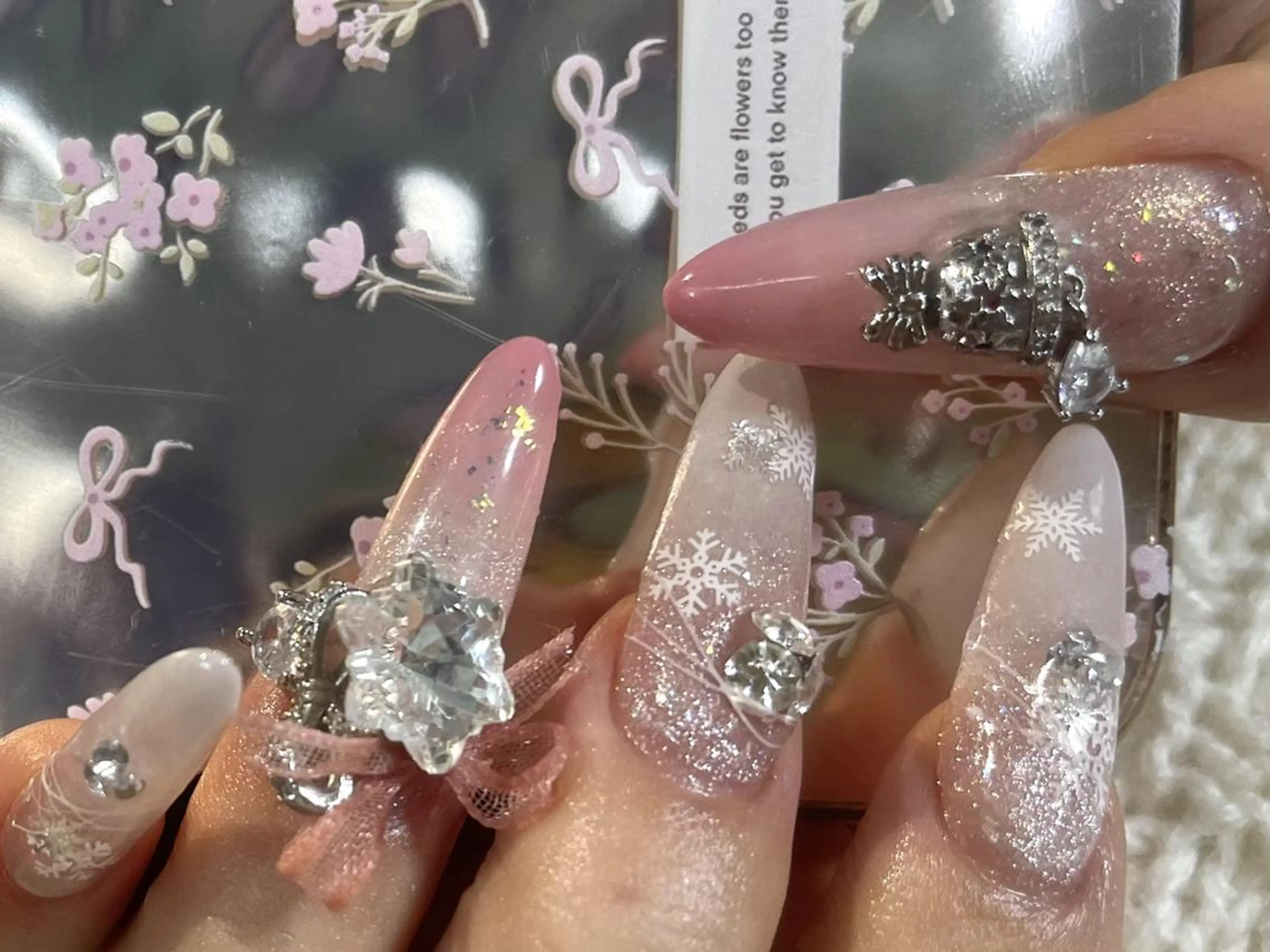 ネイル ハンドネイル na🎀🎀na ちゅるちゅるのネイルデザイン