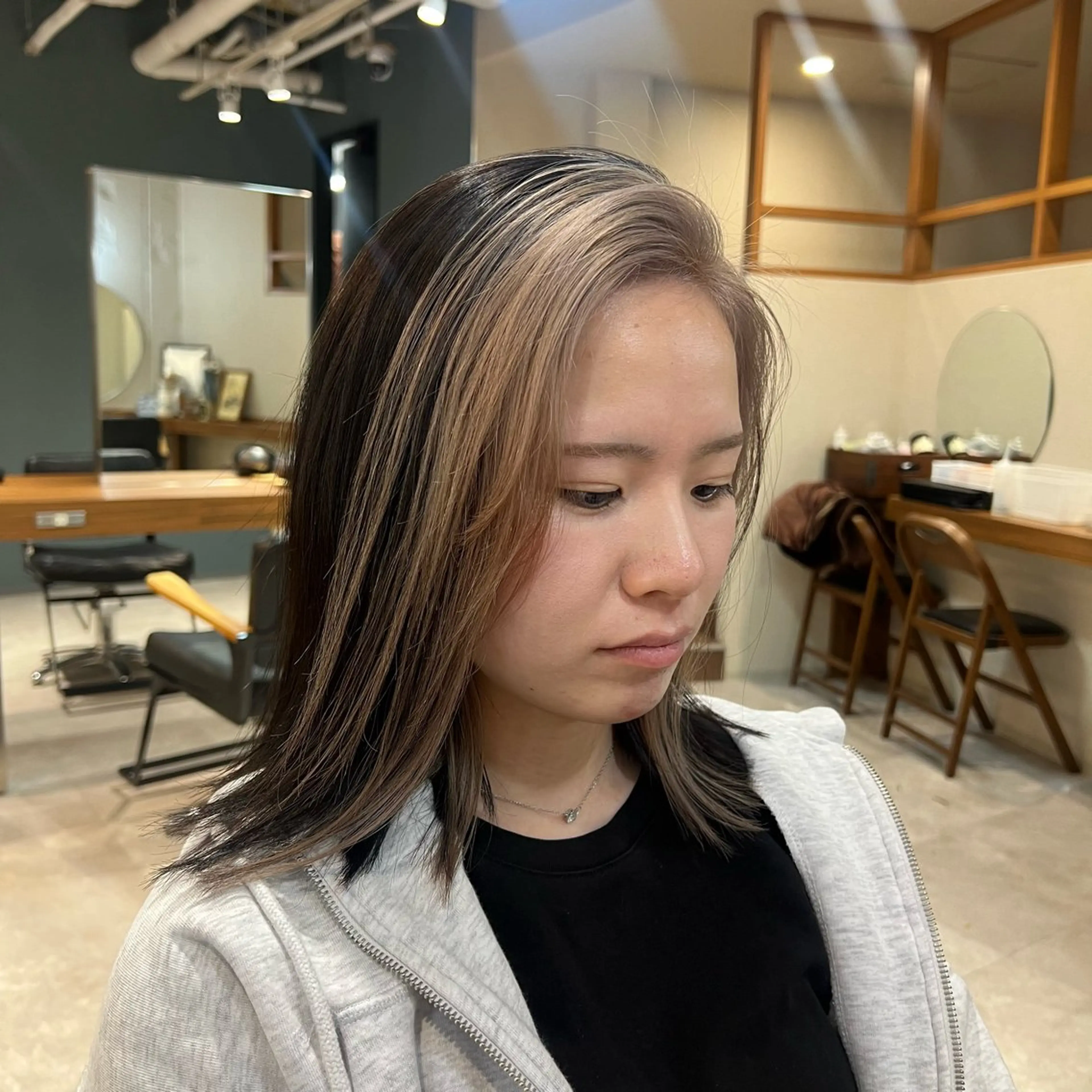 カラー ブリーチ カット ヘアカラー トリートメント 🎀 夏秋🎀のヘアスタイル