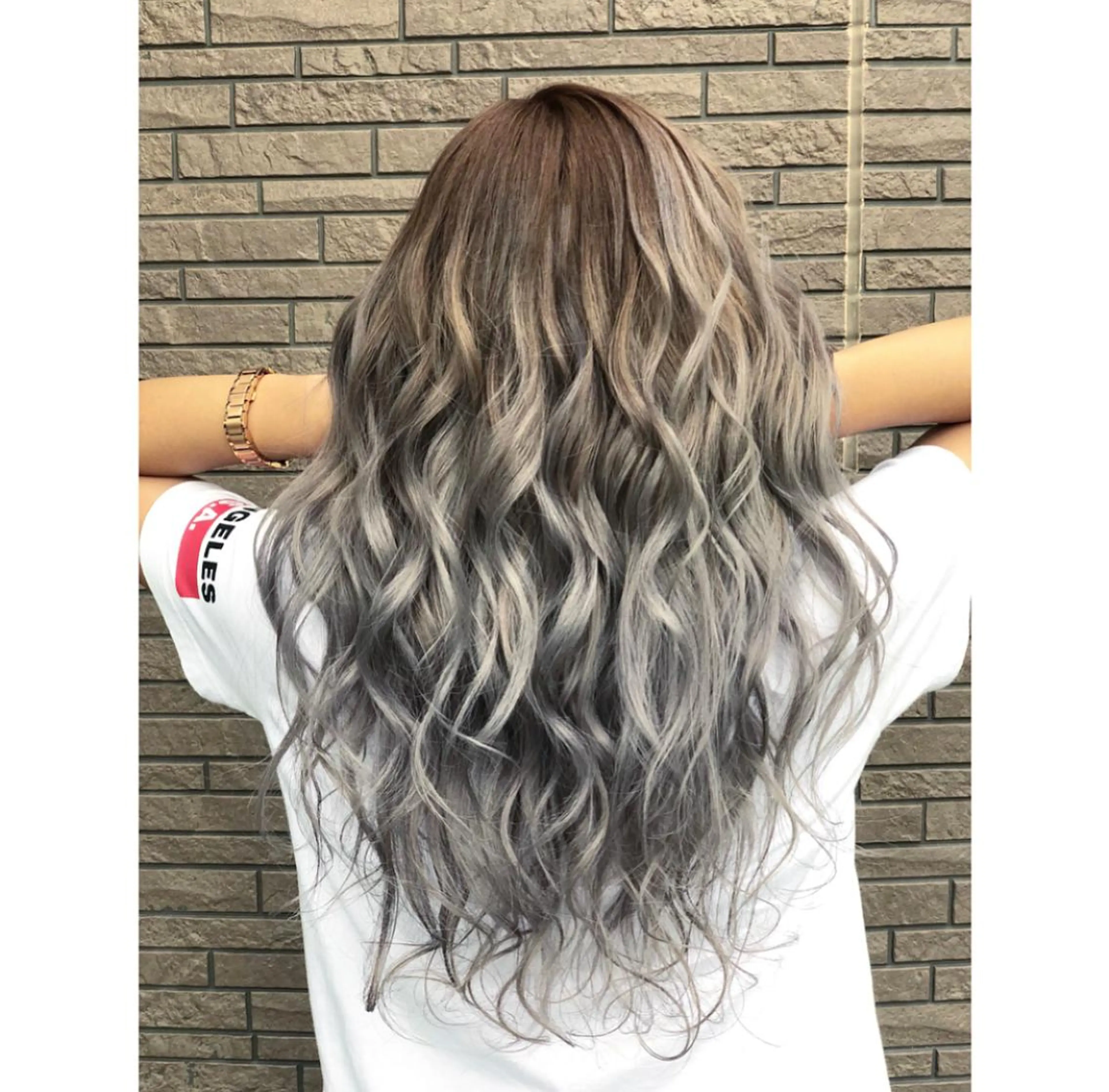 ロング カラー ヘアアレンジ バレイヤージュ デザインカラー グラデーションカラー ハイライトカラー ハイトーンカラー アンドウ ユウ/ レイヤーカット/韓国のヘアスタイル