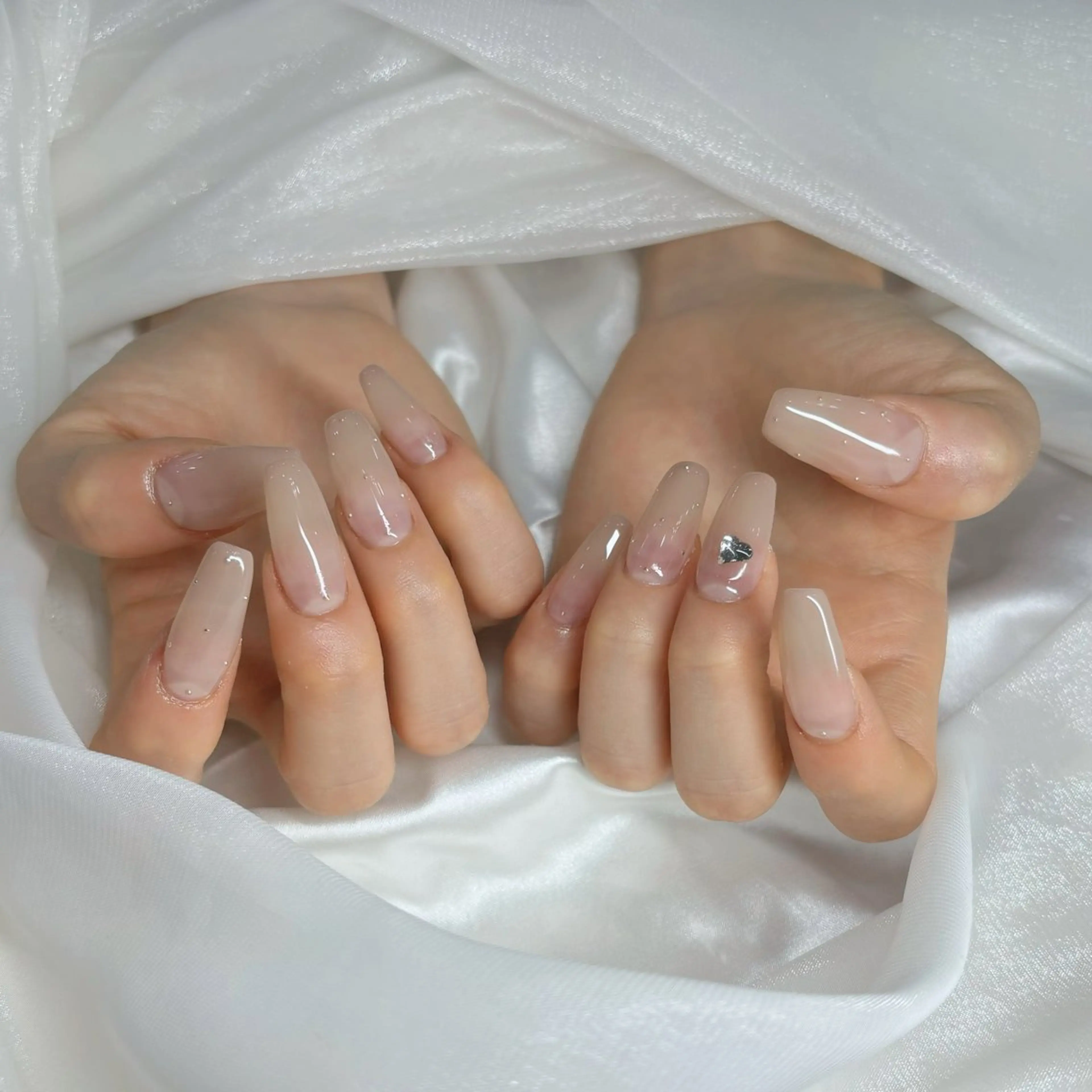 ネイル ハンドネイル CeCe Garden所属・CeCeGarden ✨️キラキラワンホンのネイルデザイン