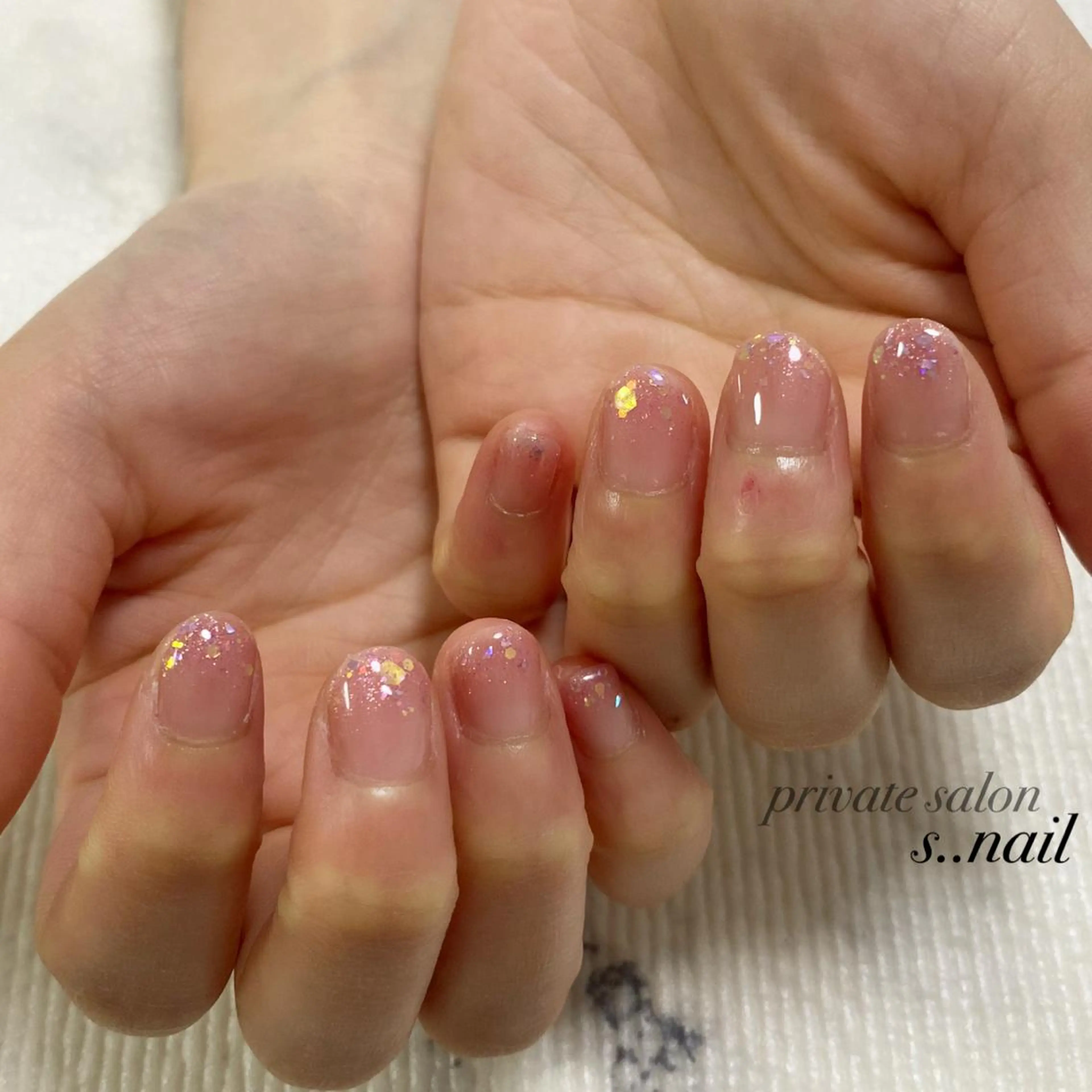 ネイル オーロラネイル キラキラネイル ラメ(グリッター) ハンドネイル フットネイル s..nail / MORITAのネイルデザイン