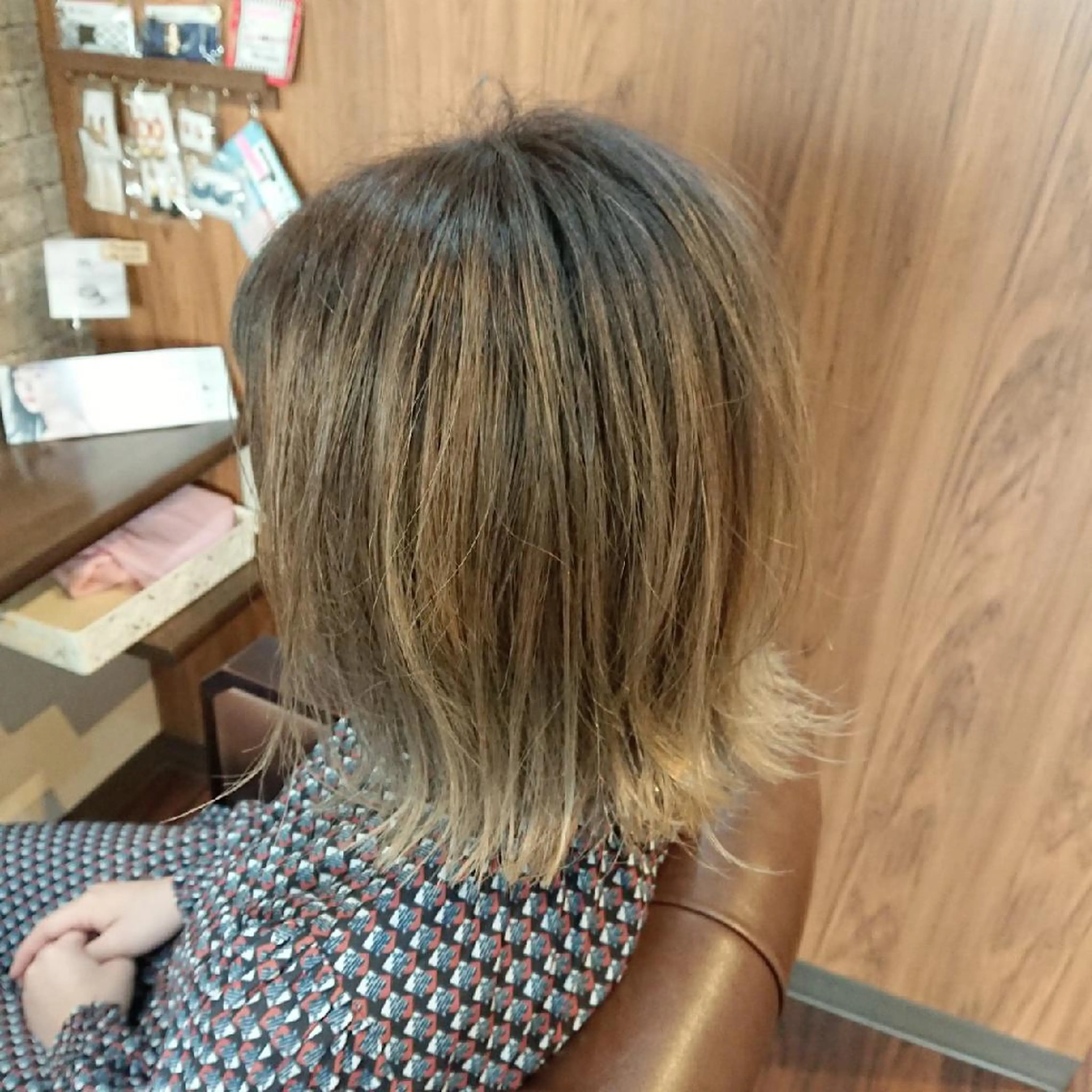 ショート カラー ハイライトカラー ハイライト ヘアカラー トリートメント 美髪 カラーリストのヘアスタイル