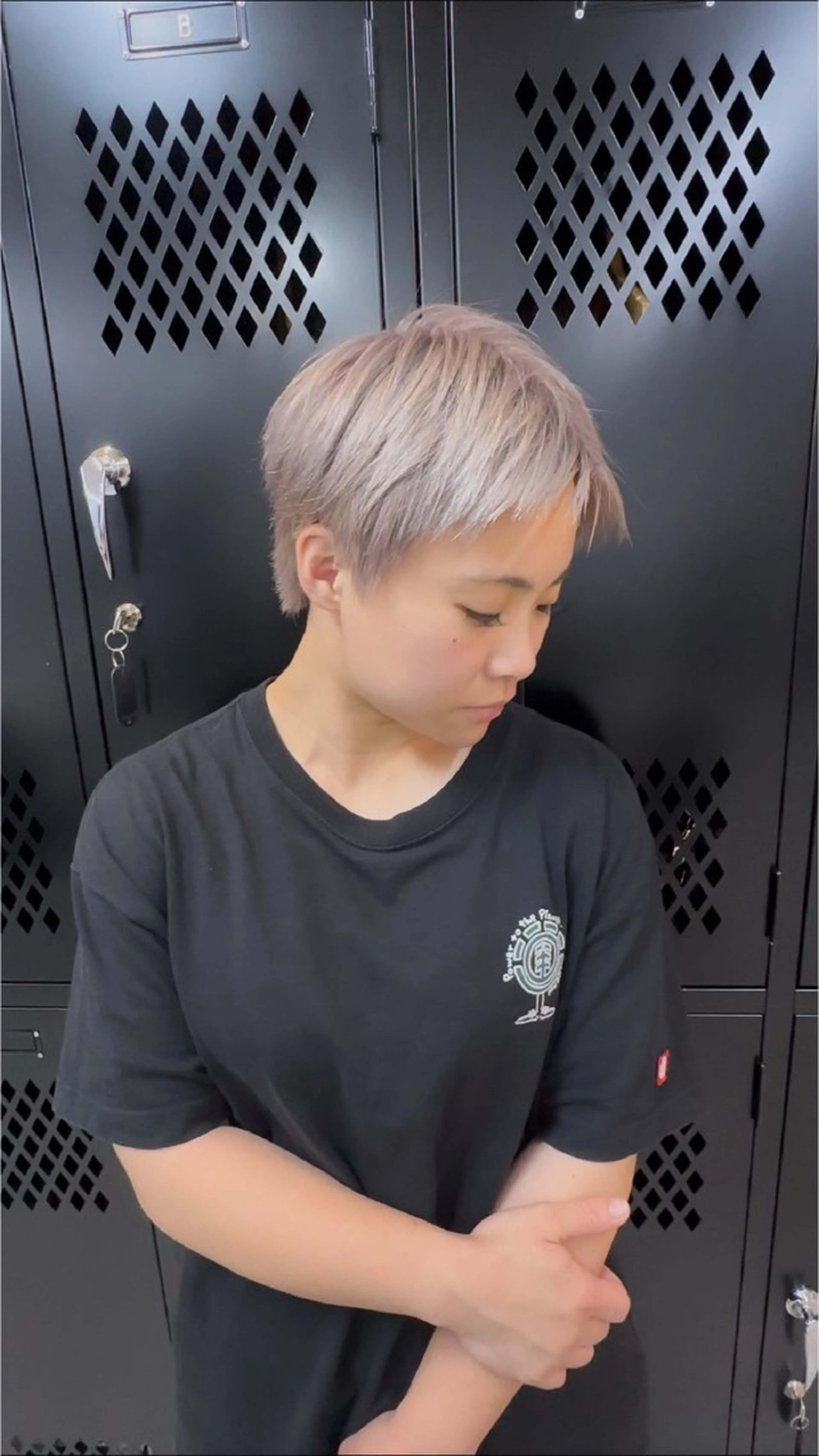 ショート カラー 柏井 陽菜のヘアスタイル