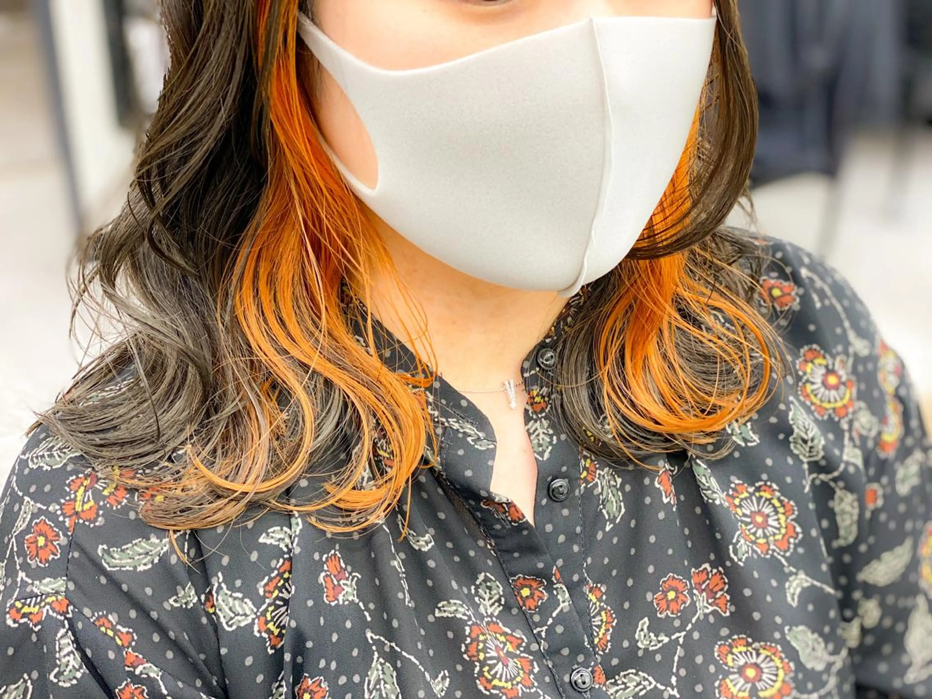 ミディアム カラー インナーカラー オレンジ louwe 武藤幸世のヘアスタイル