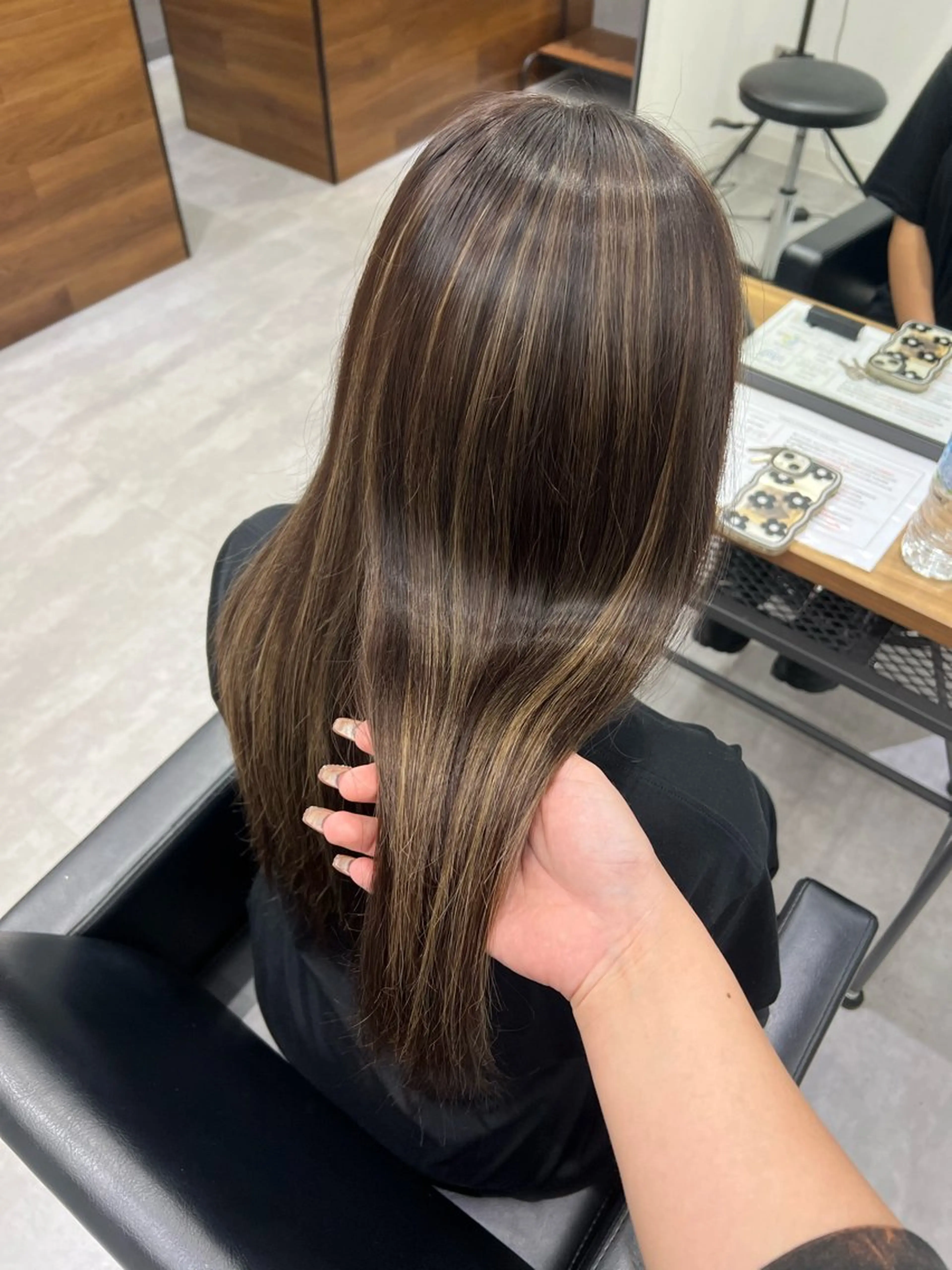 ロング カラー シールエクステ ハイライトカラー エクステ ハイライト ショート/ウルフ カットモデル募集のヘアスタイル