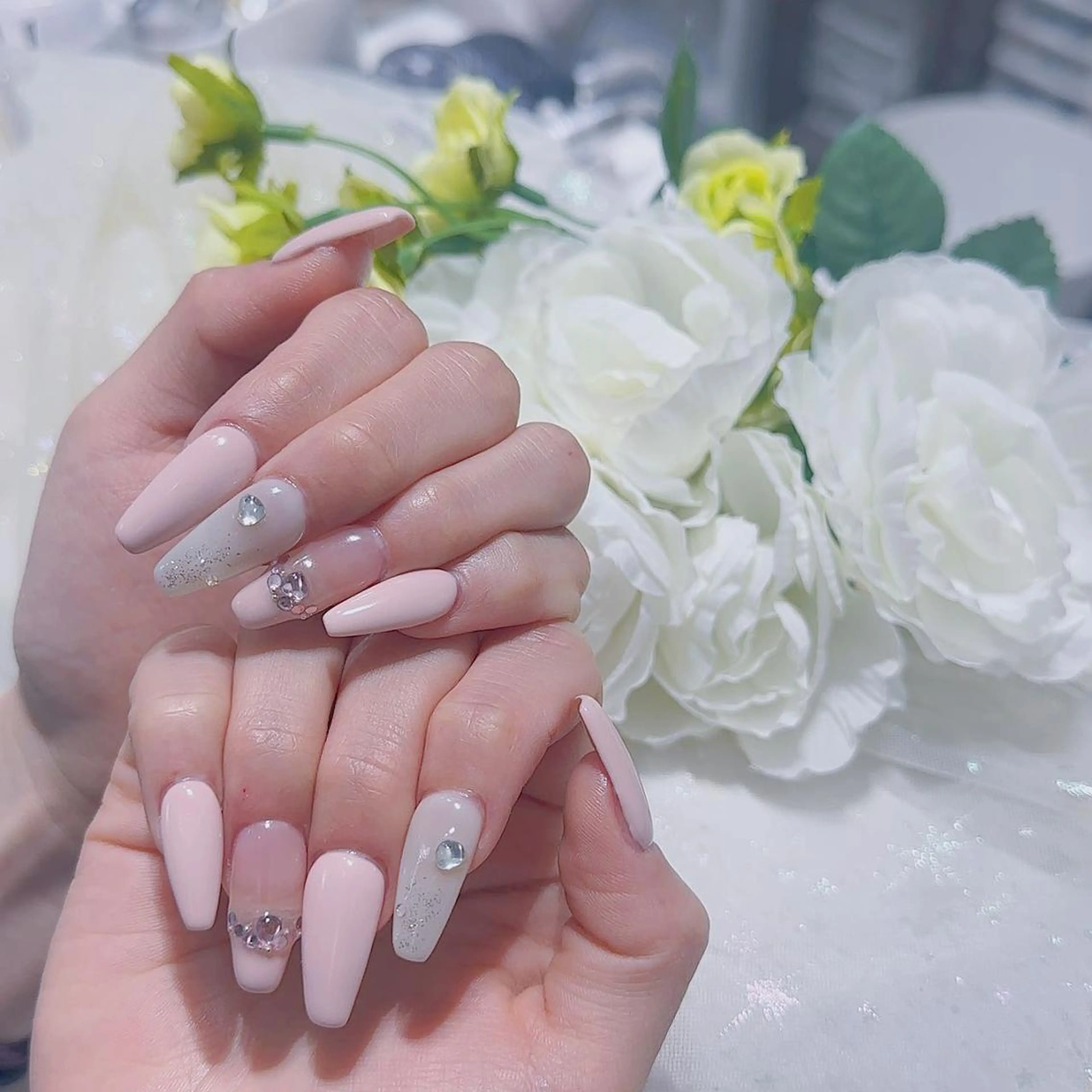 ネイル アートネイル 長さ出し ネイルチップ Queens マオのネイルデザイン