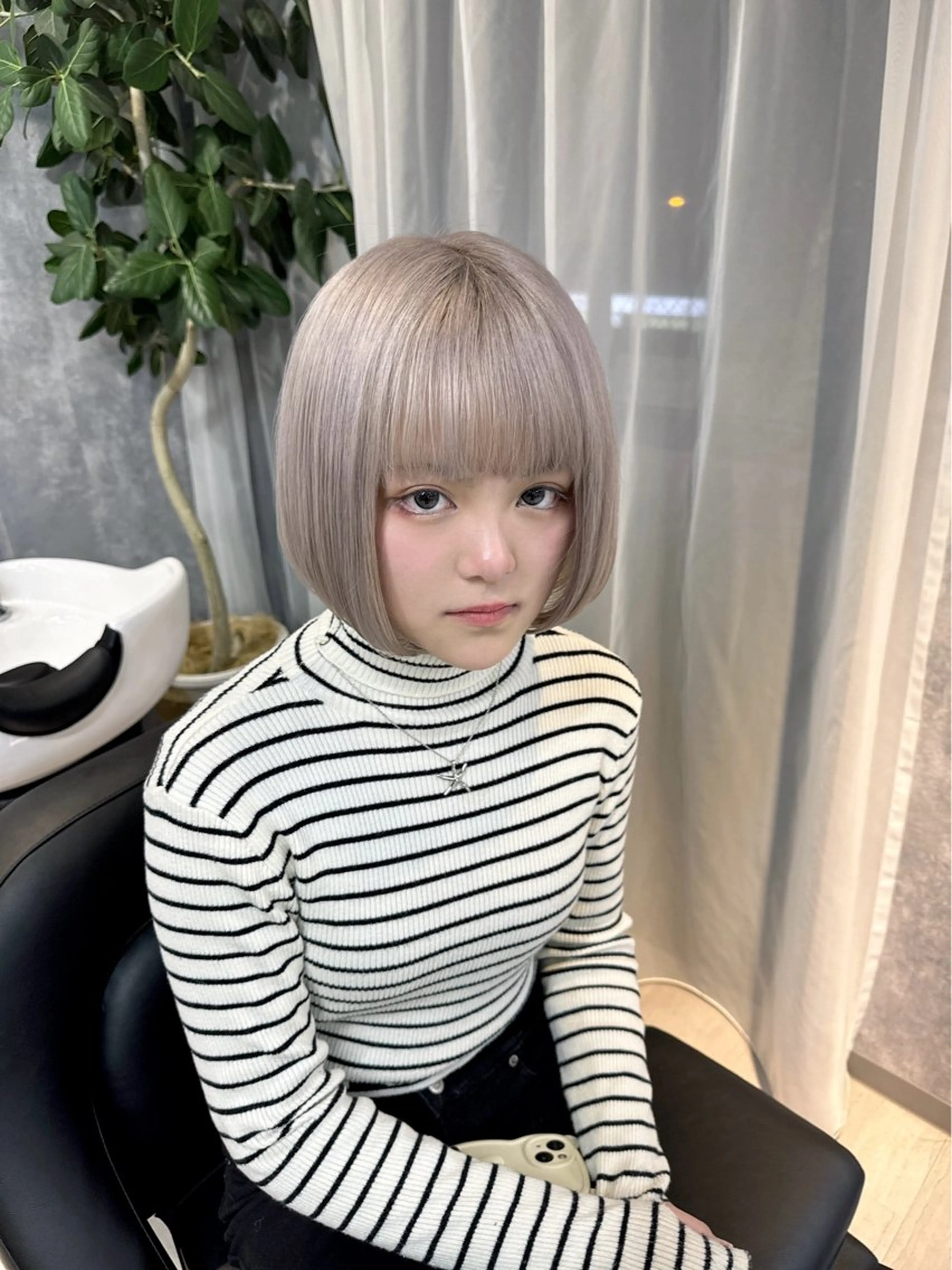 ショート カラー ブリーチ ケアブリーチ ダブルカラー イヤリングカラー ハイトーンカラー カット ヘアカラー トリートメント ヘアセット 【.ico】心斎橋/ ウルフ/飛田ゆうきのヘアスタイル