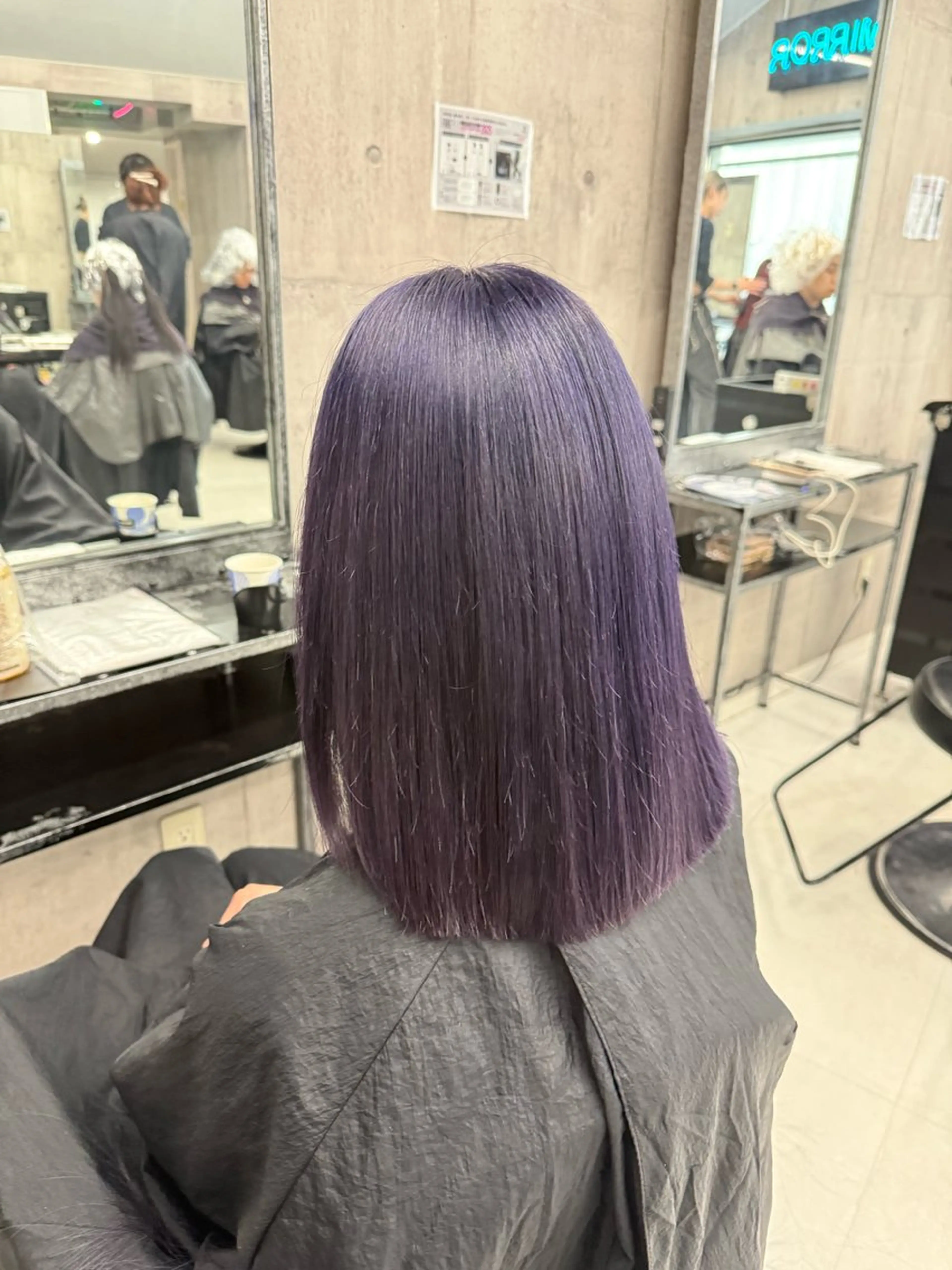 セミロング カラー メンズ メンズバレイヤージュ メンズブリーチ メンズハイライト メンズハイトーン メンズインナーカラー ヘアカラー トリートメント ☁️かずき☁️青.紫 推し活カラー💫のヘアスタイル
