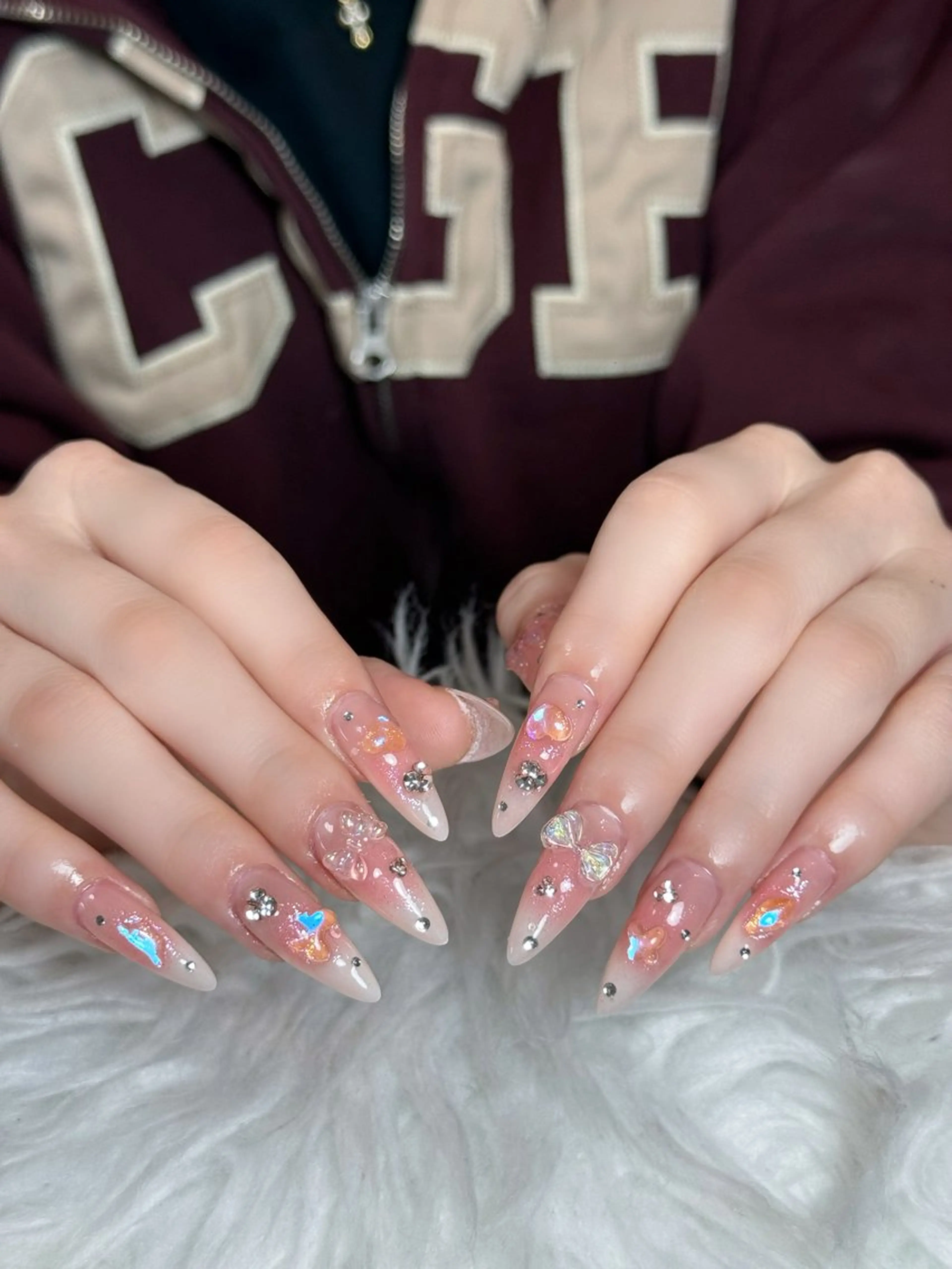 ネイル オーロラネイル ボルドー ブラウン 氷ネイル・うるうるネイル キラキラネイル ハンドネイル Julli NailStudioのネイルデザイン