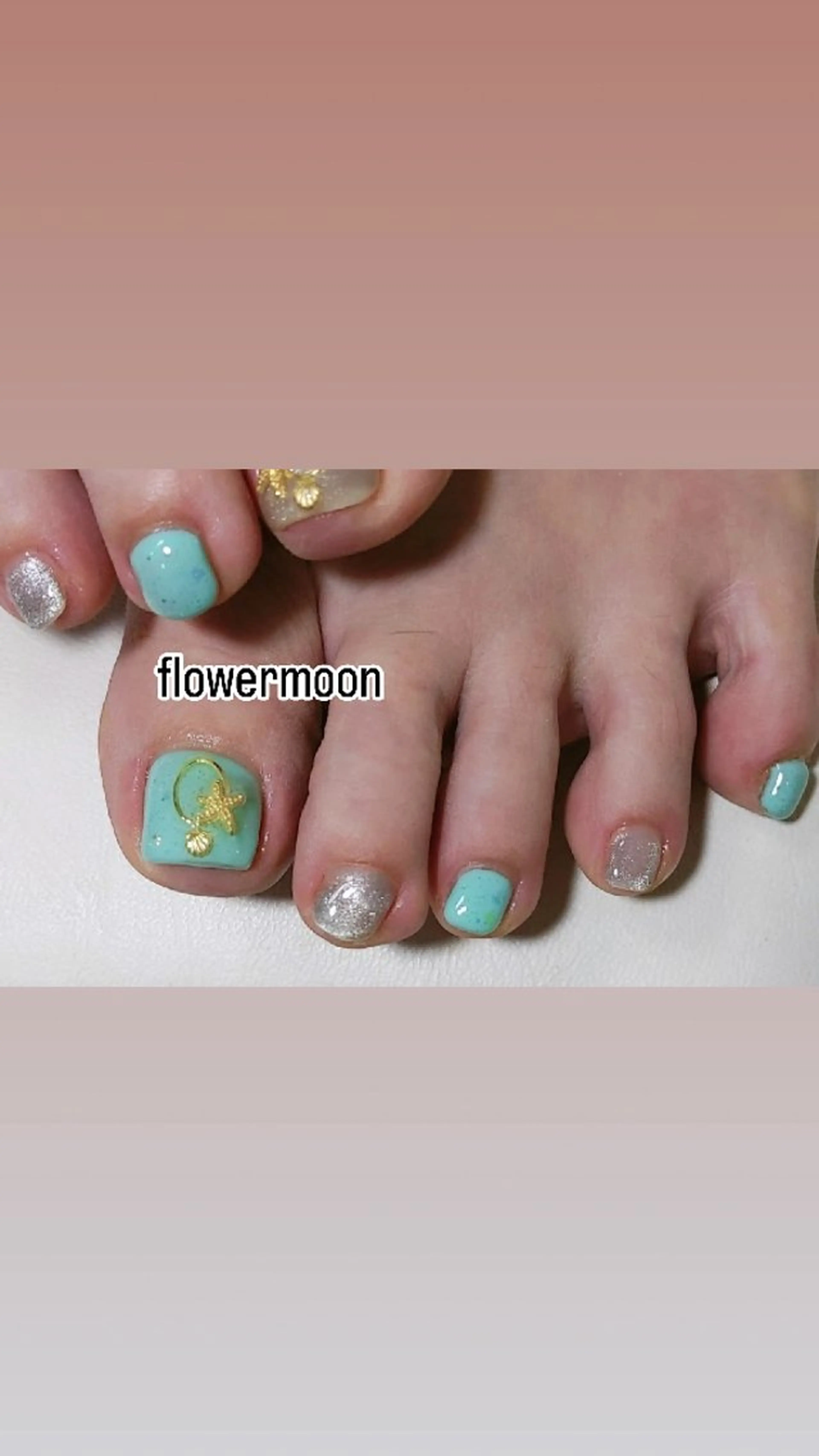 ネイル マグネットネイル フラワー ムーンのネイルデザイン